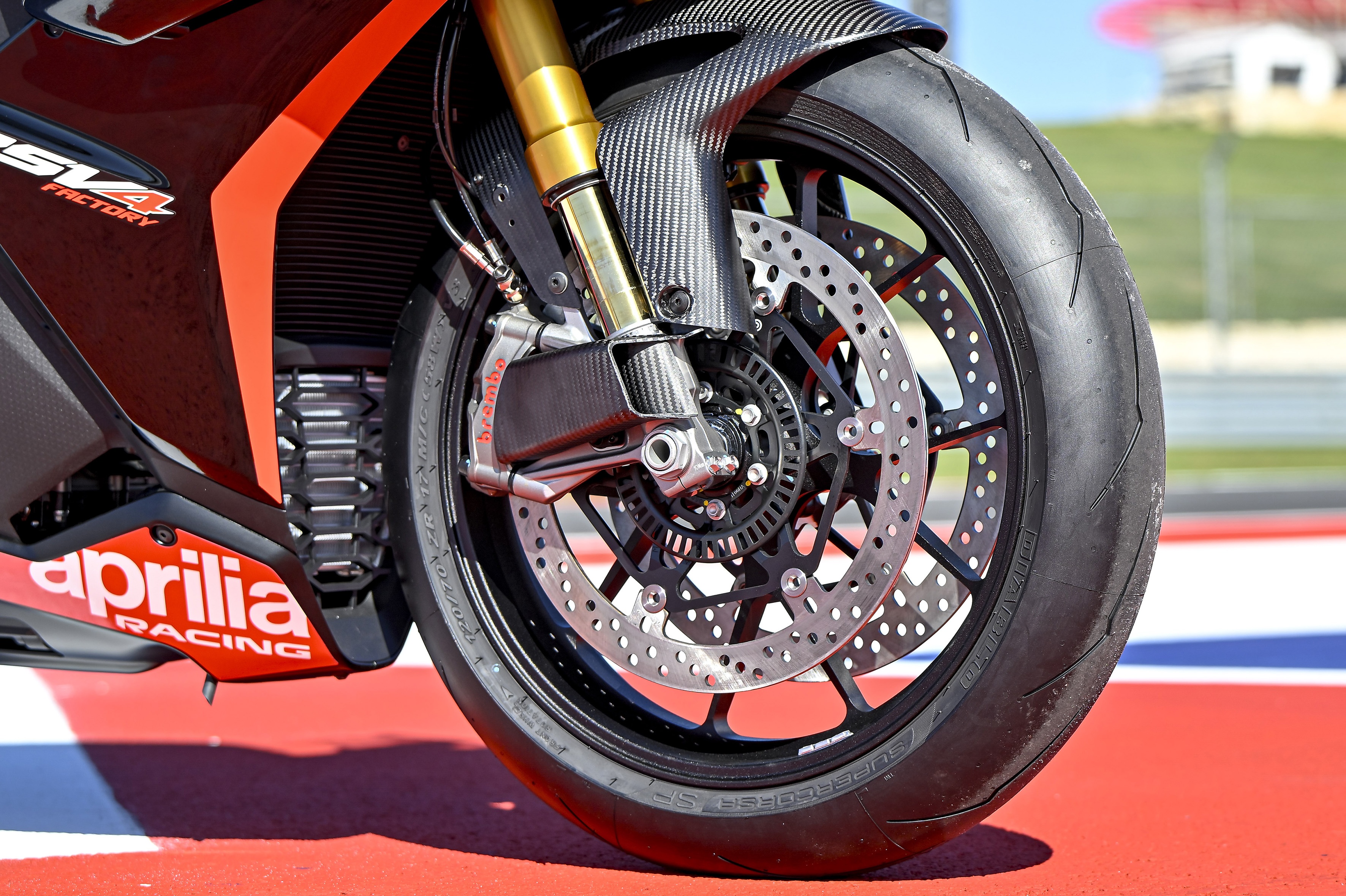 Aprilia,  RSV4 Factory,  SE-09 SBK,  Tuono V4 Factory,  sieu mo to,  superbike,  aprilia,  worldsbk,  sbk,  World Superbike Championship,  Max Biaggi anh 4