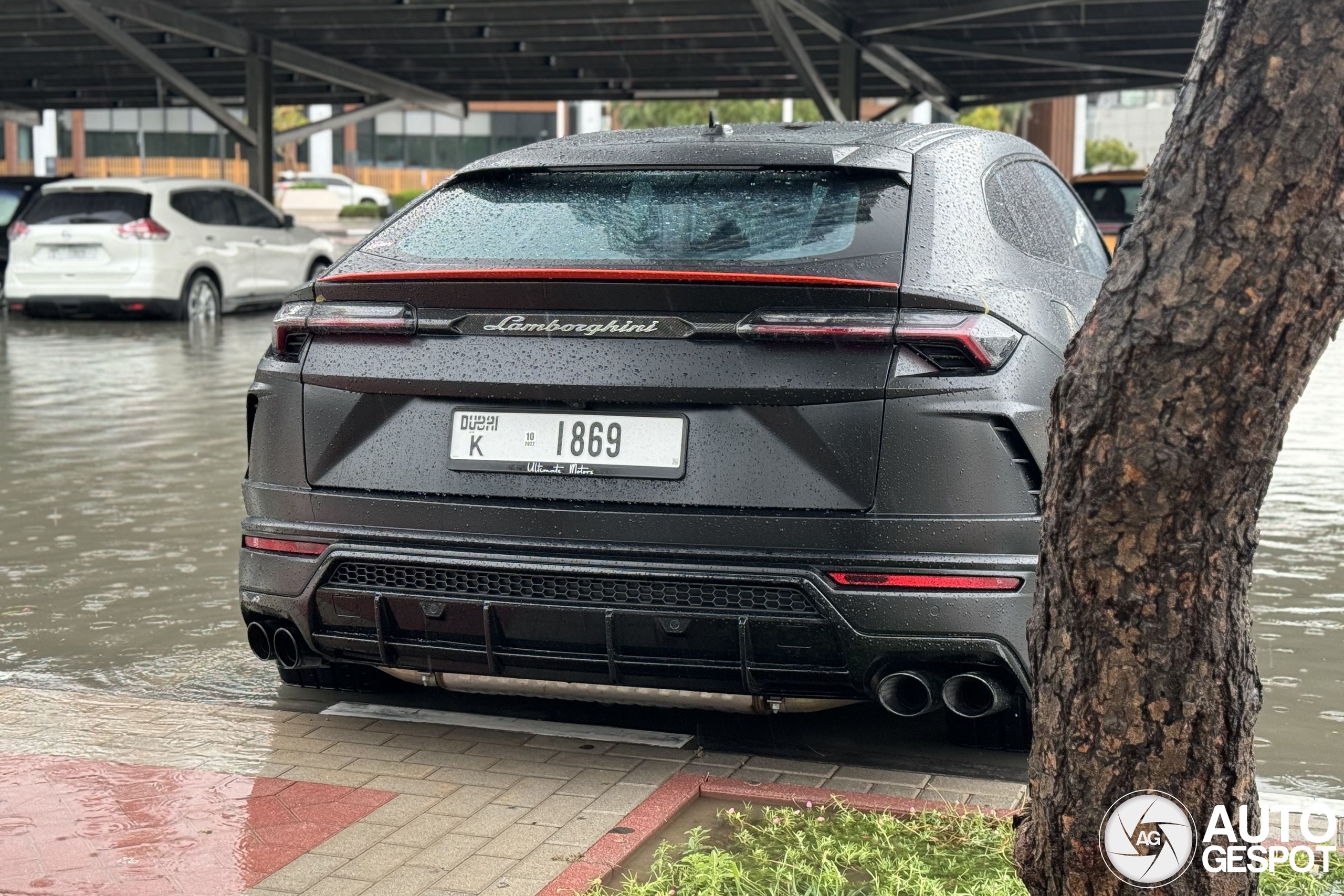 dubai,  lu lut,  lut,  sieu xe,  lamborghini,  urus,  lamborghini urus,  Graphite Capsule,  urus Graphite Capsule anh 5