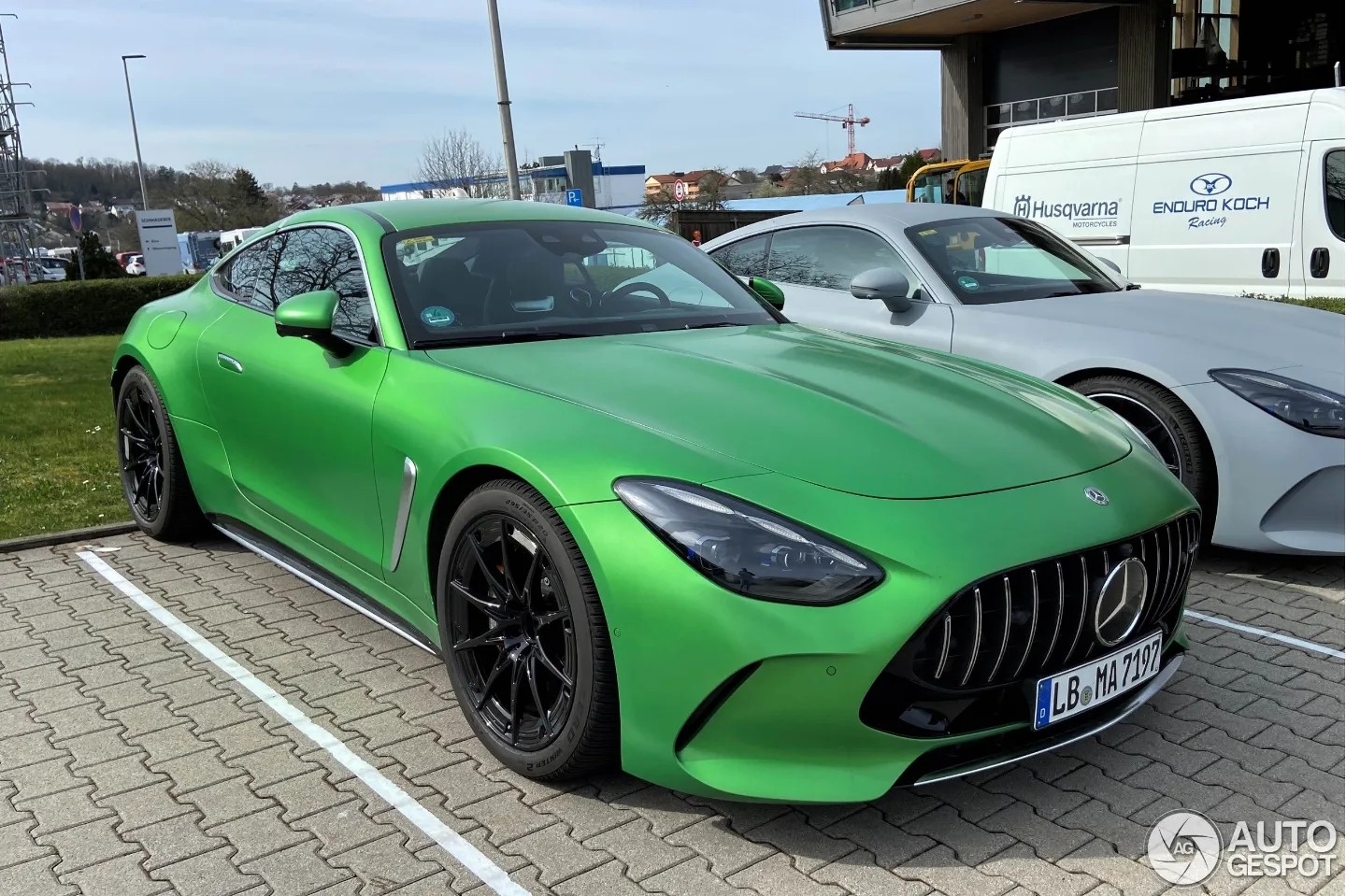 Can canh Mercedes-AMG GT phien ban moi sap ra mat hinh anh