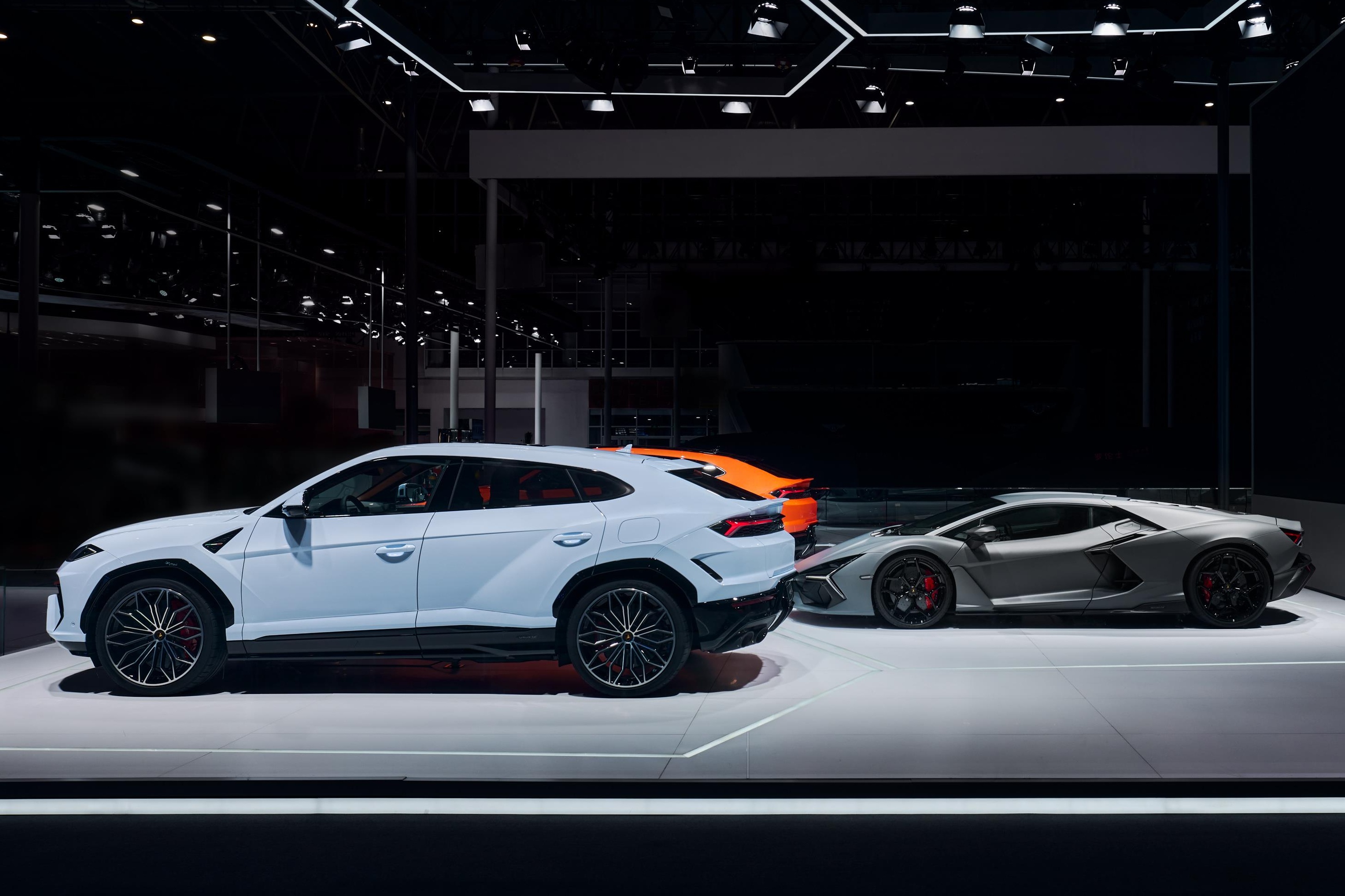 lamborghini,  urus,  urus se,  urus s,  urus performante,  revuelto,  huracan,  huracan tecnica,  Triển lãm Ôtô,  Bắc Kinh,  auto china,  triển lãm,  siêu xe ảnh 14 lamborghini,  urus,  urus se,  urus s,  urus performante,  revuelto,  huracan,  huracan tecnica,  Trien lam Oto,  Bac Kinh,  auto china,  trien lam,  sieu xe anh 14