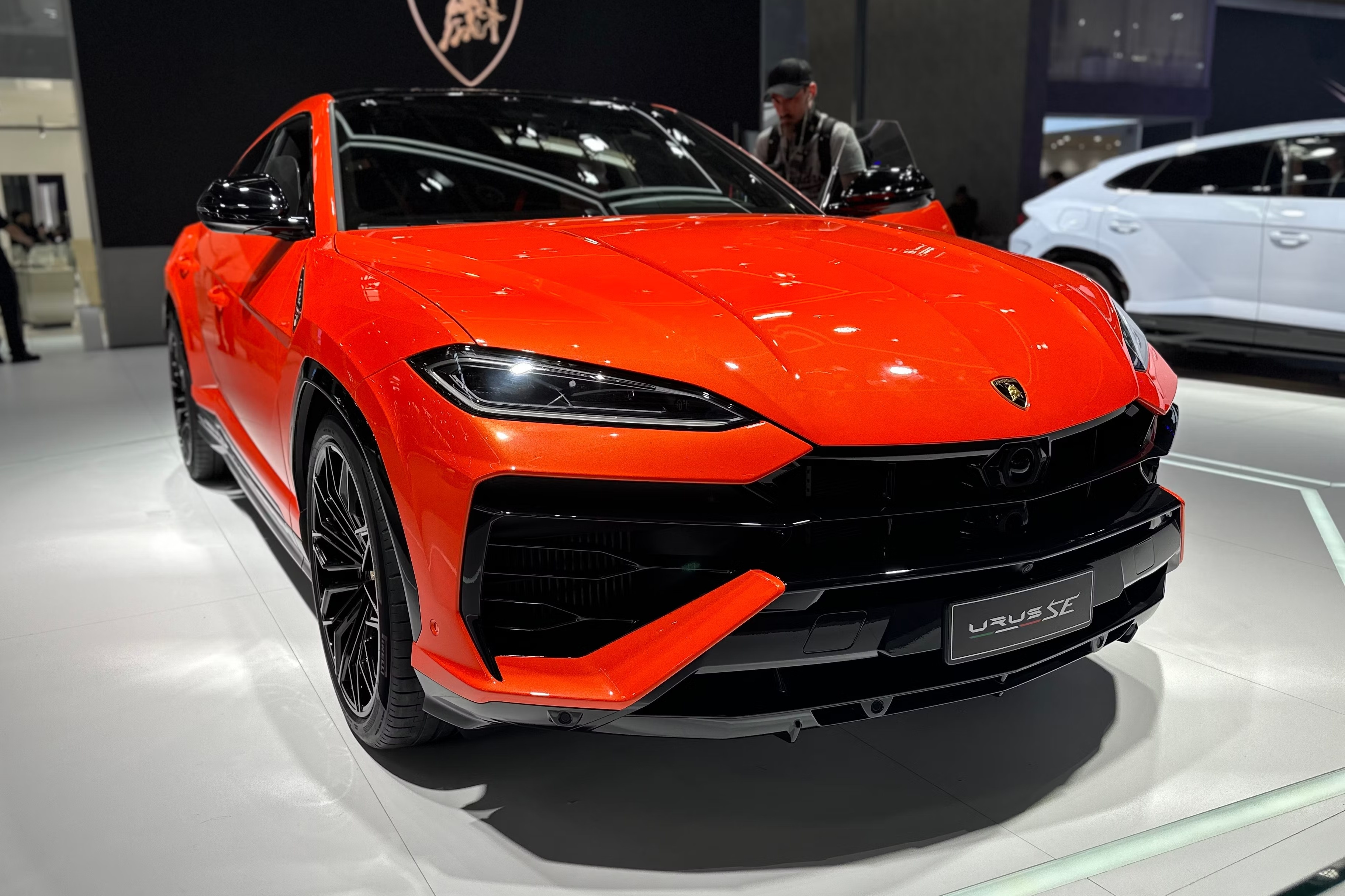 trieu hoi,  hoa hoan,  ky thuat,  sieu xe,  volkswagen,  lamborghini,  audi,  porsche,  urus,  urus se,  lamborghini urus se anh 1