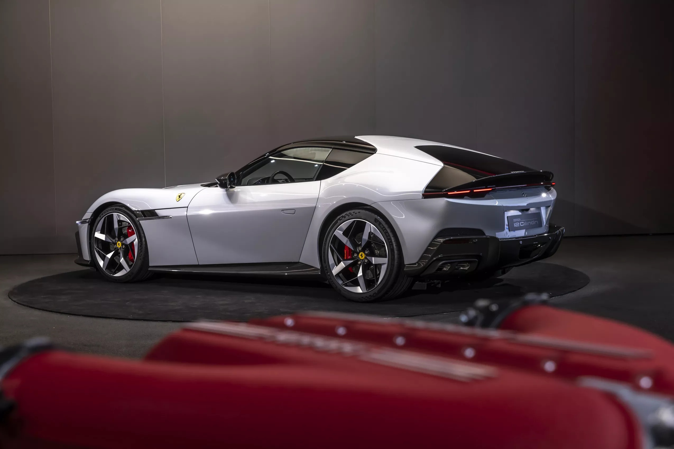 ferrari,  12Cilindri,  12Cilindri spider,  sieu xe,  ferrari 12Cilindri,  ferrari 12Cilindri spider,  812 superfast,  812 competizione,  812,  v12 anh 20