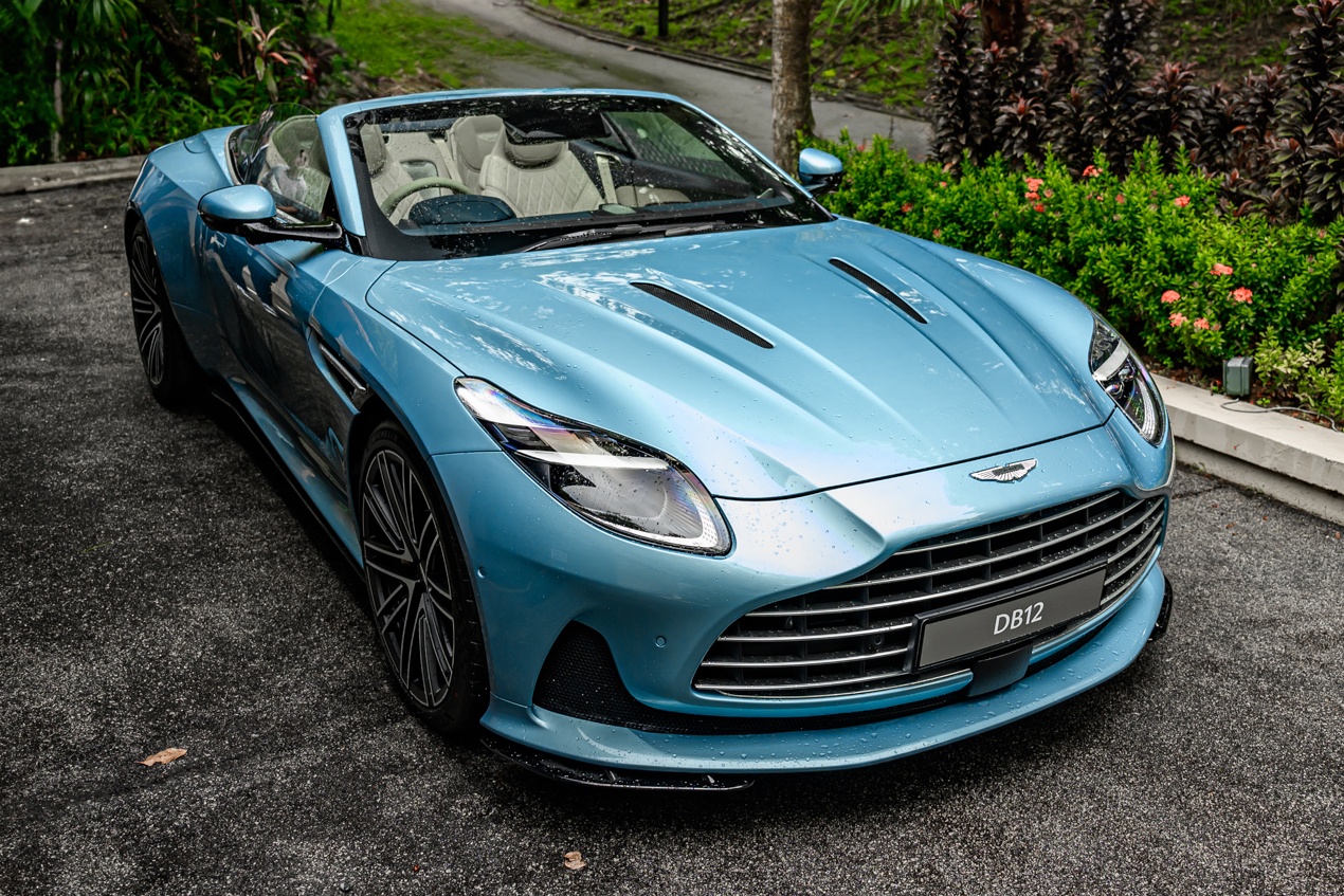 Aston Martin DB12 Volante ra mat tai Singapore, gia hon 1 trieu USD hinh anh
