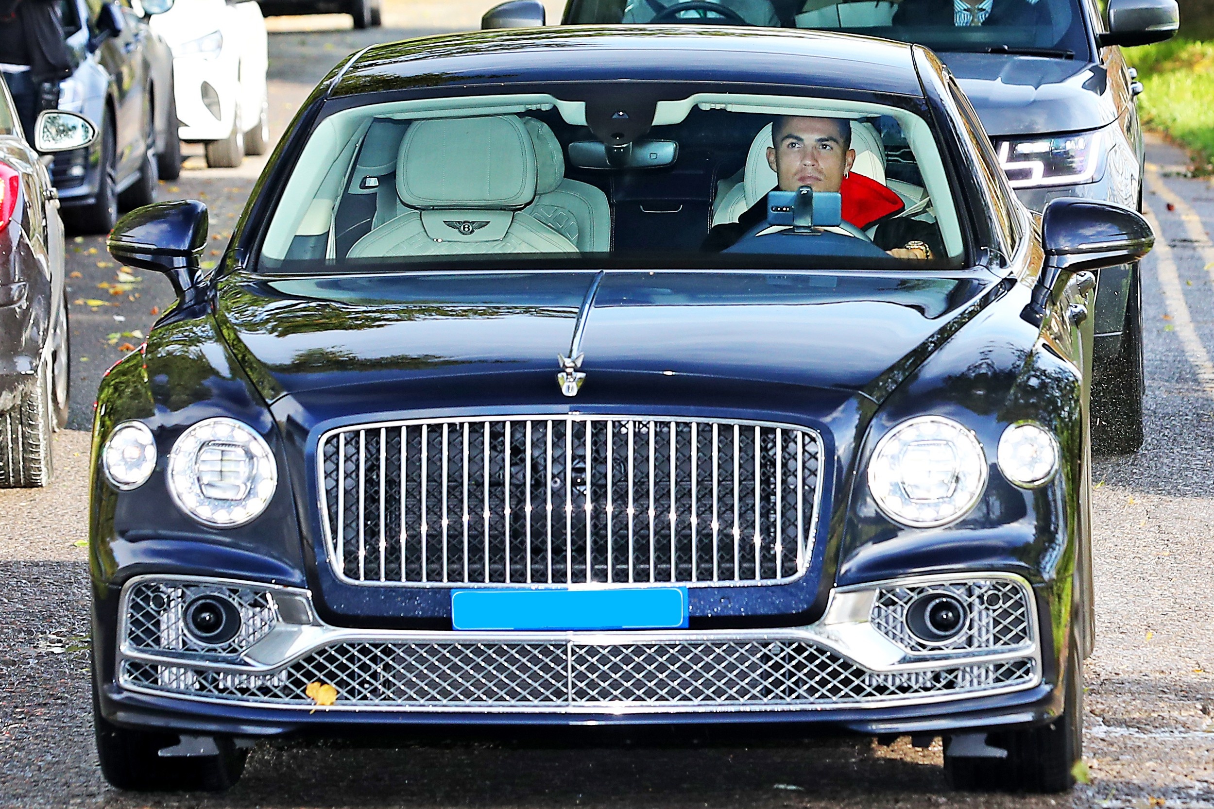Nhung chiec Bentley V8 cuoi cung tren toan cau duoc mo ban tai VN hinh anh