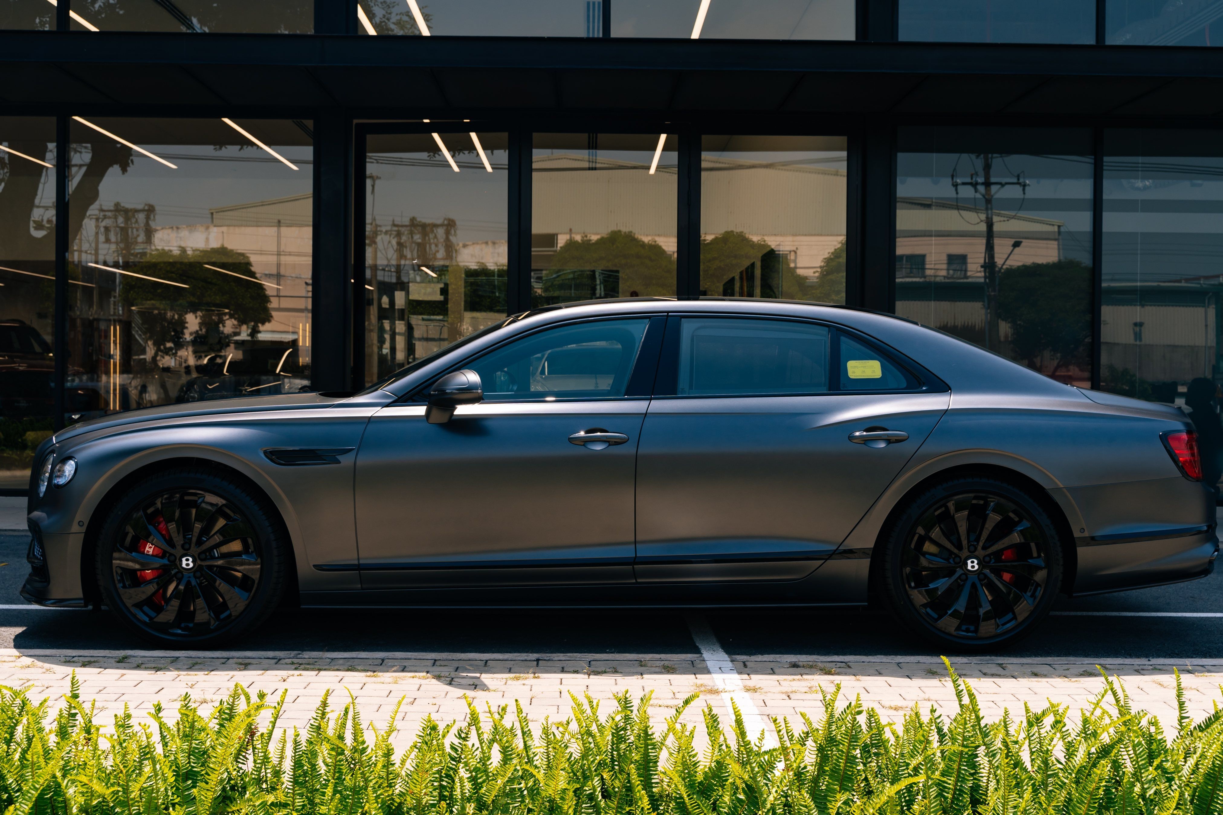 bentley,  mulliner,  w12,  v8,  khai tu,  v8 hybrid anh 15