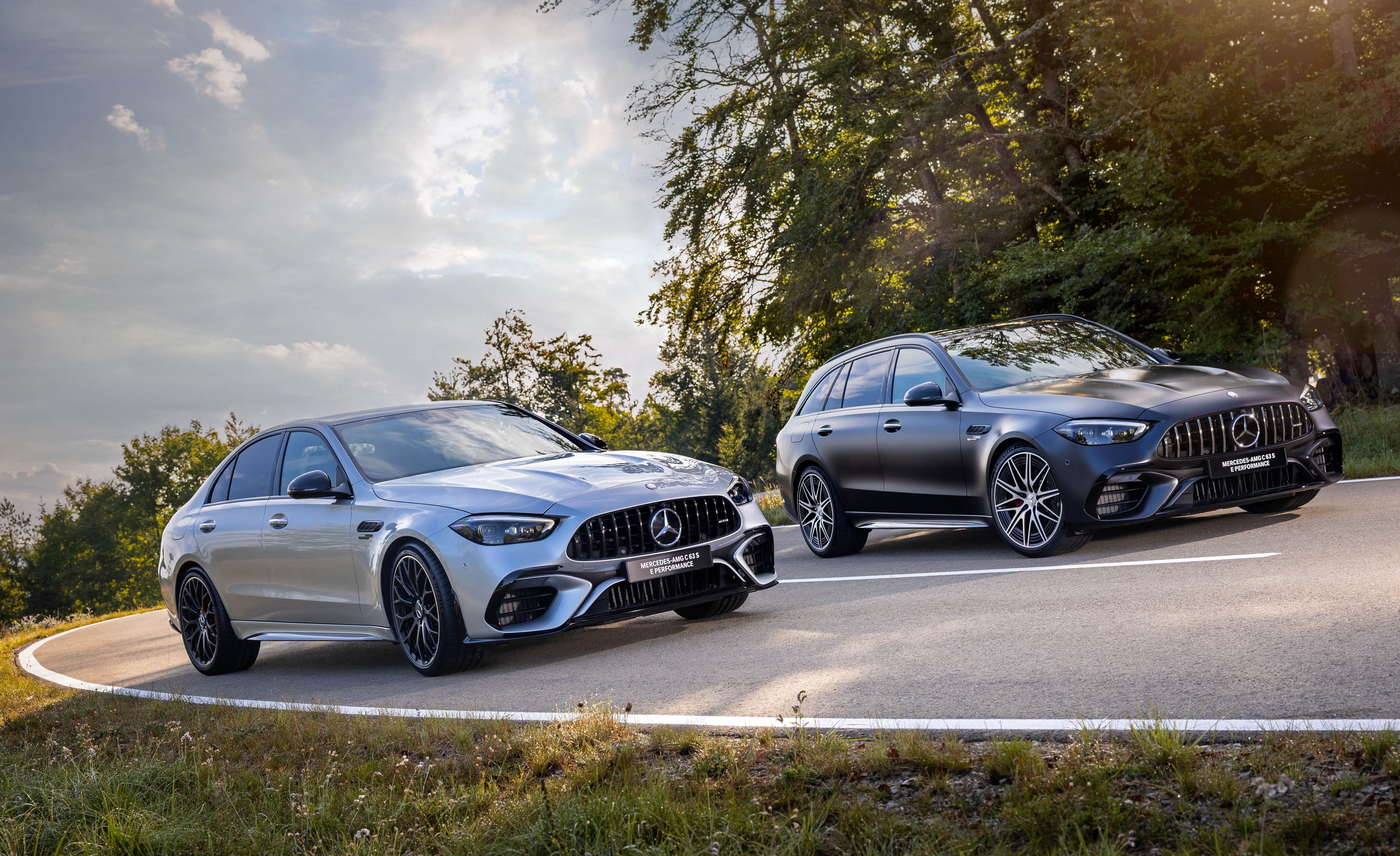Mercedes-AMG C 63 ban cham do chuyen doi sang dong co 4 xy-lanh hinh anh