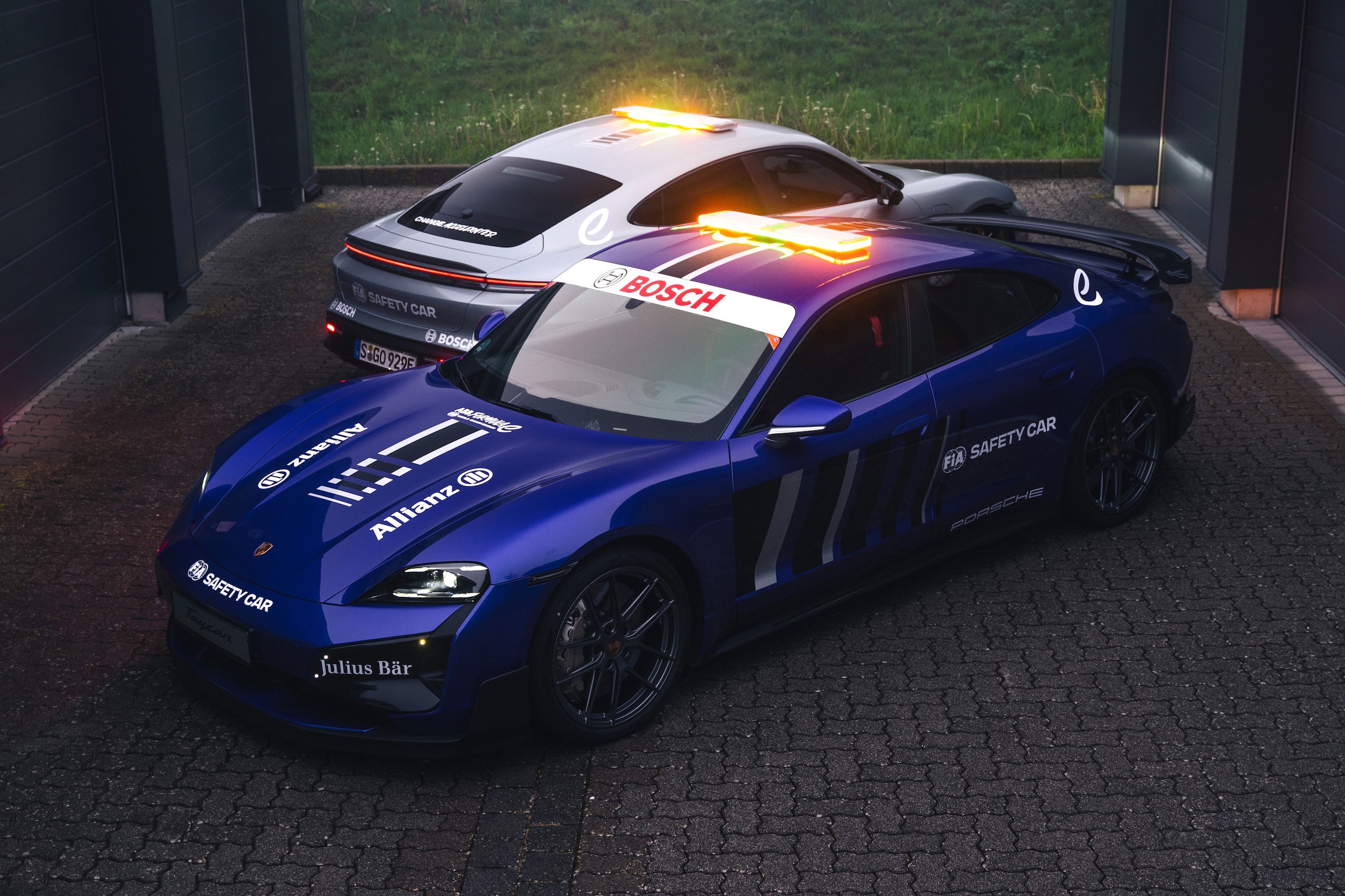 Porsche Taycan Turbo GT lam xe an toan cho giai dua Formula E 2024 hinh anh