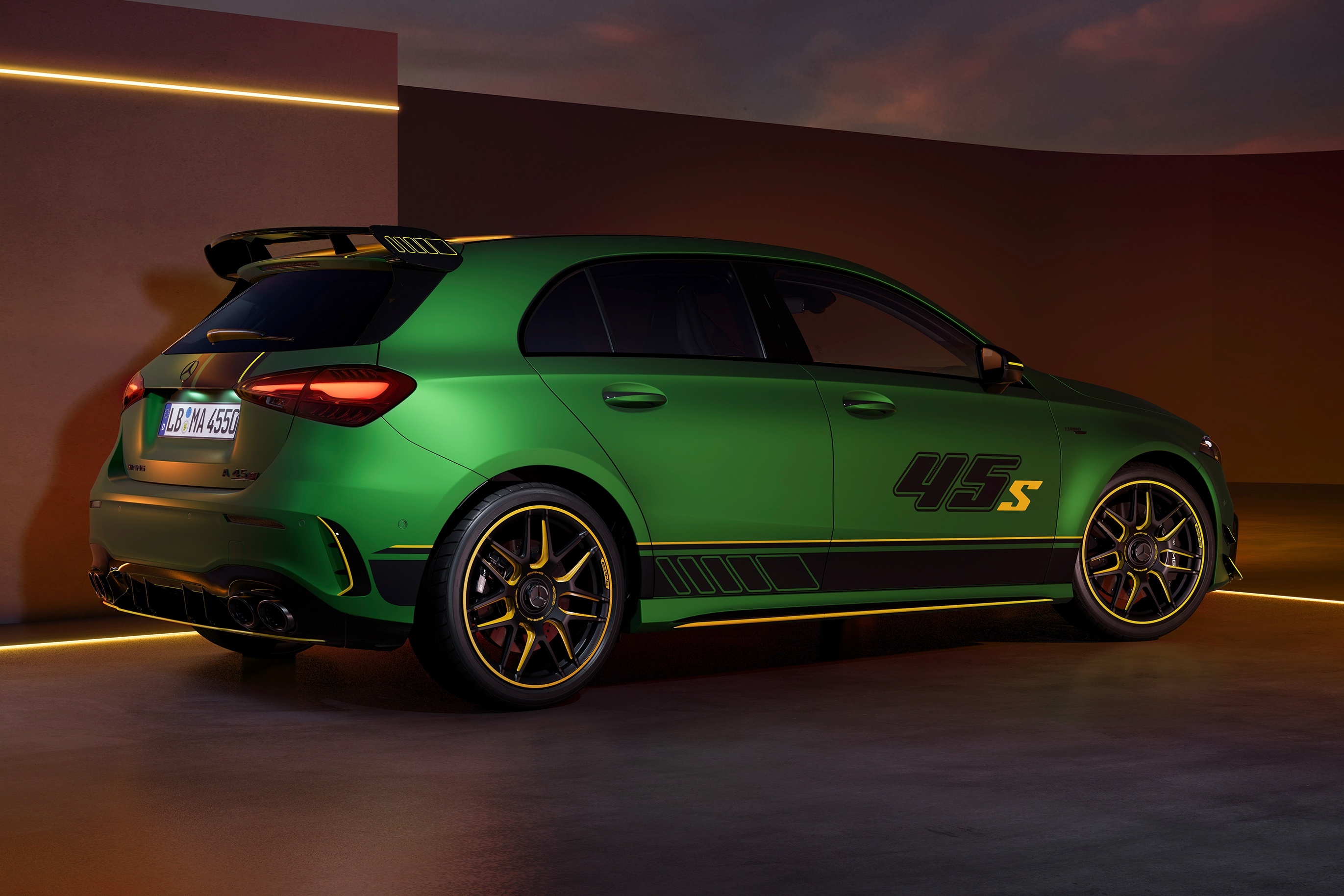 mercedes,  amg,  a45,  a 45,  a45 s,  limited edition,  gioi han,  hatchback,  hieu nang cao anh 14