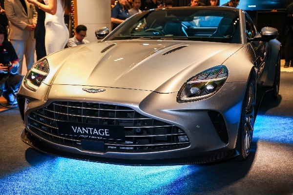 Aston Martin Vantage ban facelift ra mat tai DNA, sap toi co the la VN hinh anh