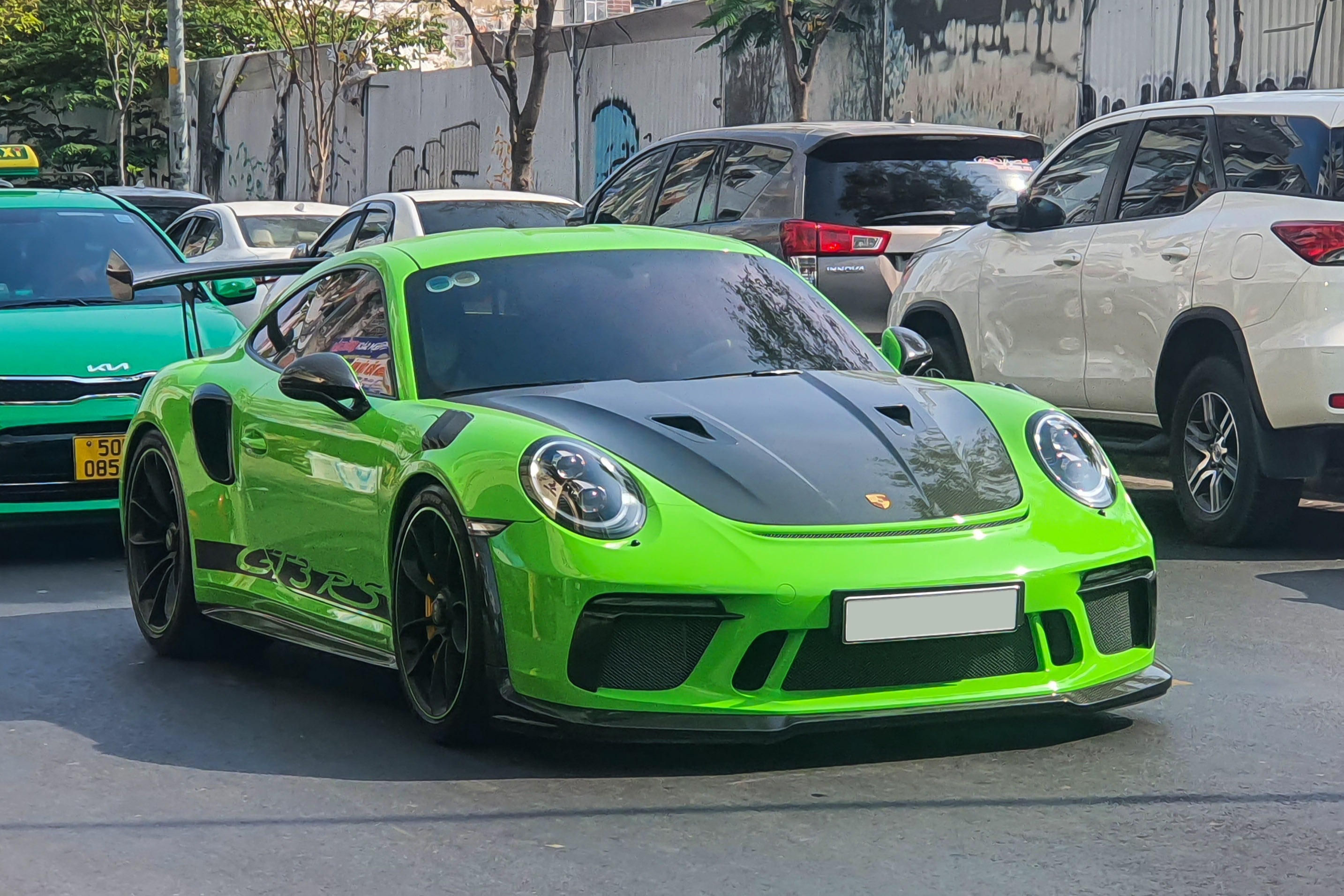 Porsche 911 GT3 RS hon 16 ty dong tai xuat tren duong pho hinh anh