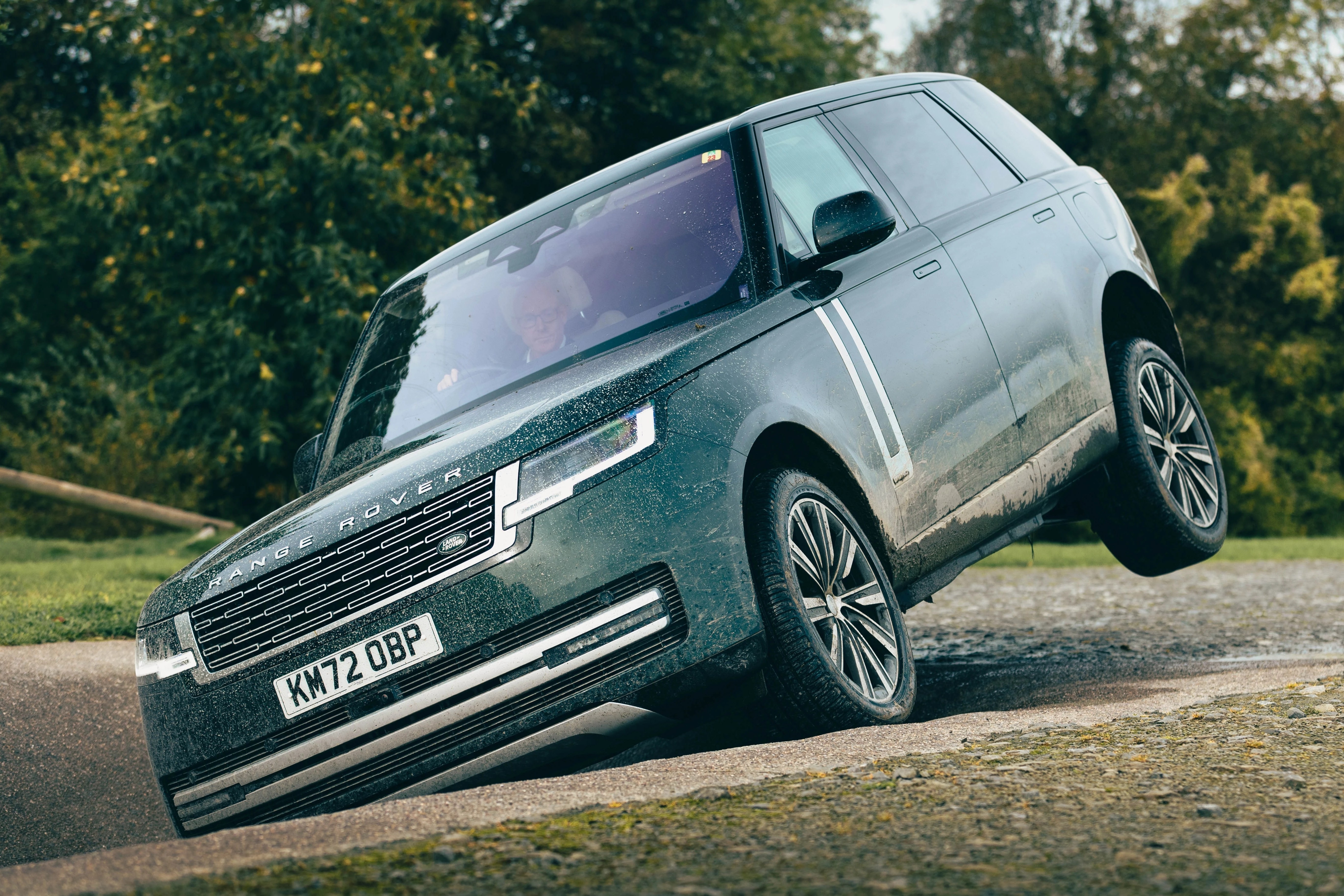 Jaguar Land Rover gap su co an ninh mang quy mo toan cau hinh anh