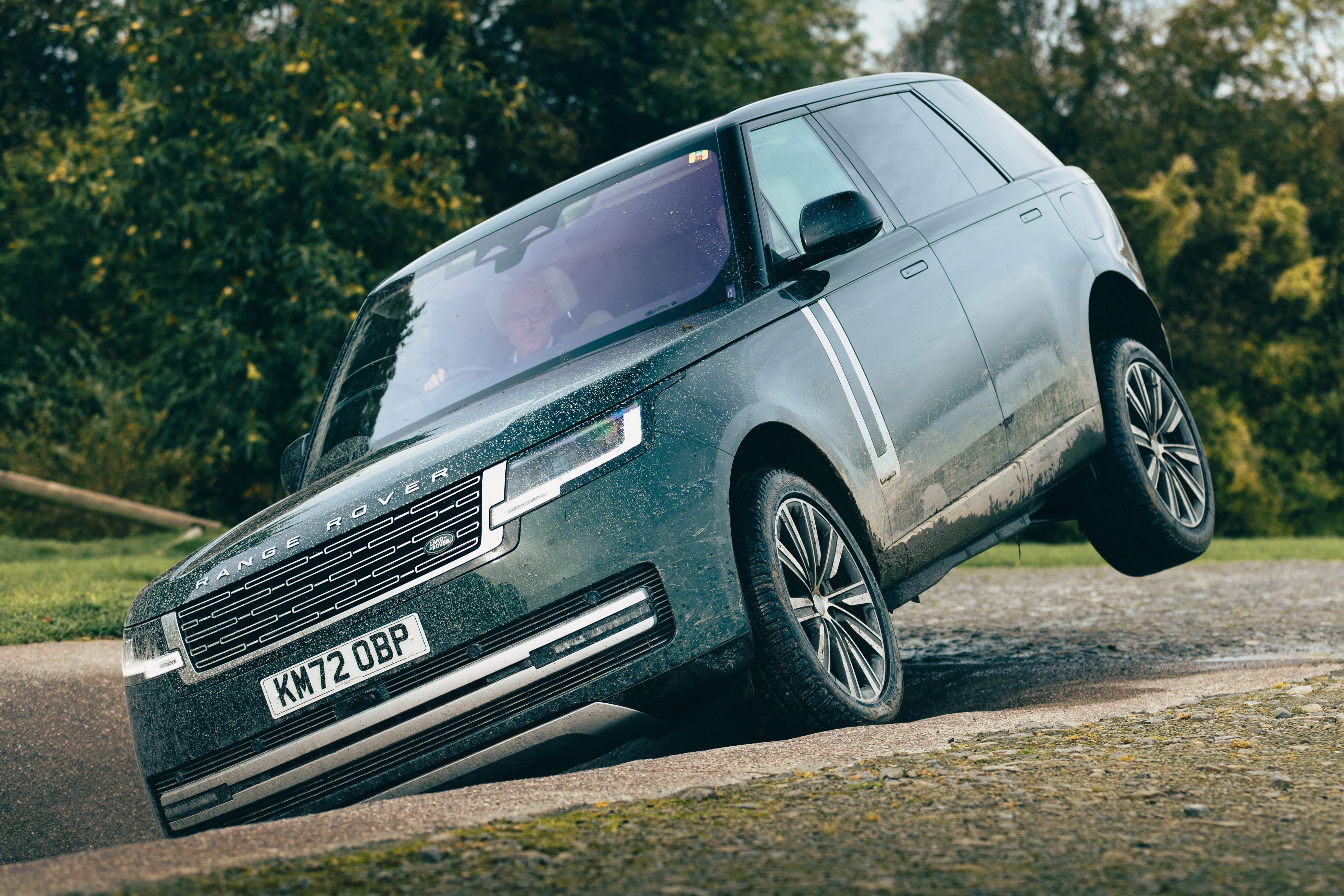 Range Rover va Range Rover Sport duoc lap rap tai An Do hinh anh