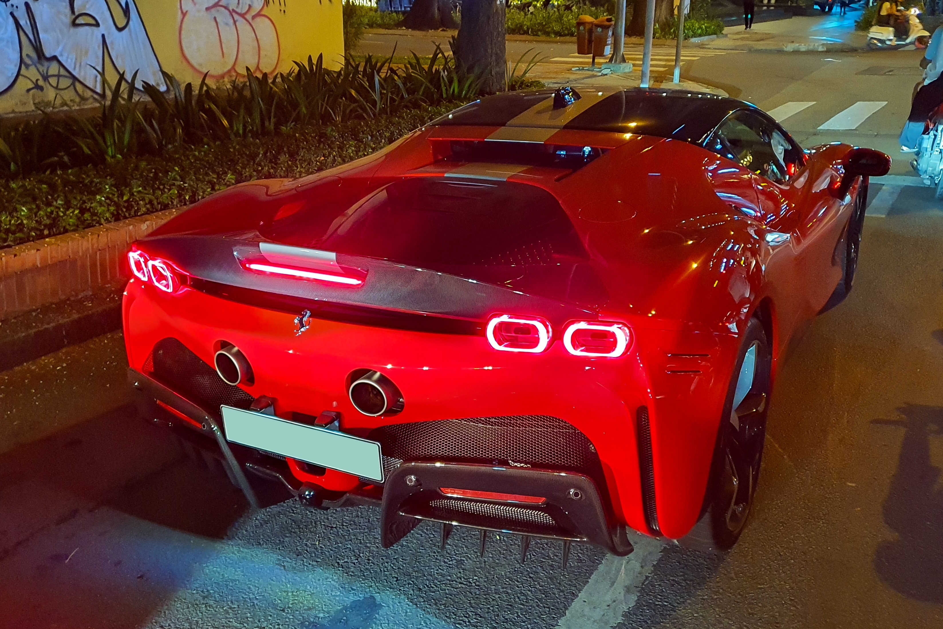 ferrari,  sf90,  sf90 stradale,  sf90 spider,  assetto fiorano,  sf90 assetto fiorano,  viet nam,  bien so anh 12