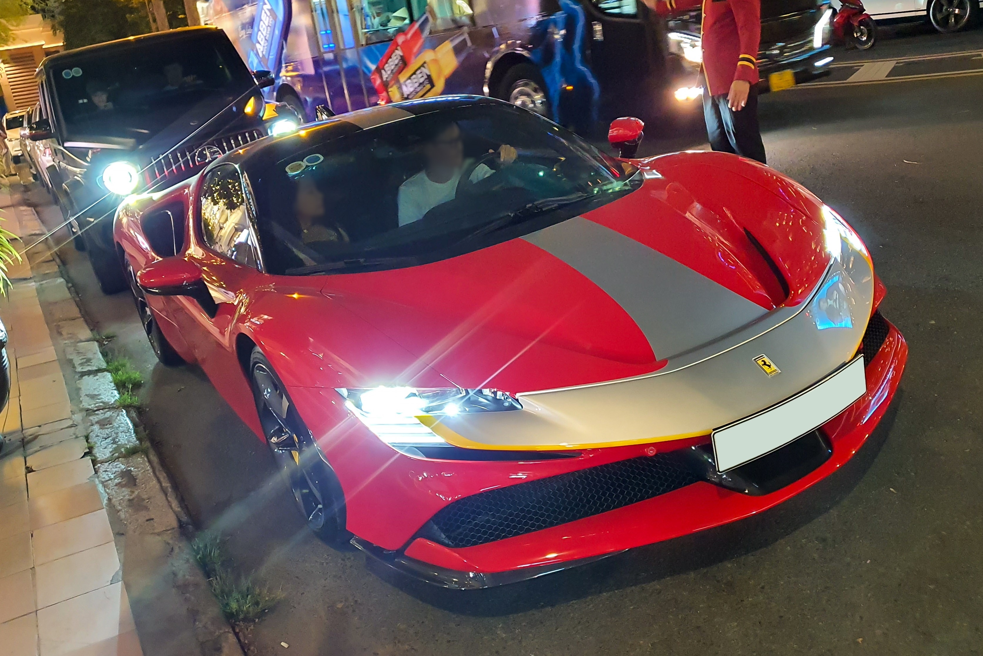 ferrari,  sf90,  sf90 stradale,  sf90 spider,  assetto fiorano,  sf90 assetto fiorano,  viet nam,  bien so anh 10