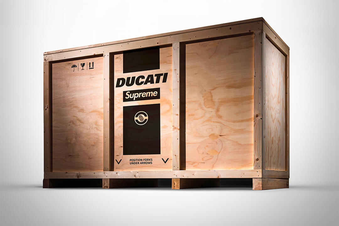 Ducati Streetfighter V4 S Supreme có giá 50.000 USD