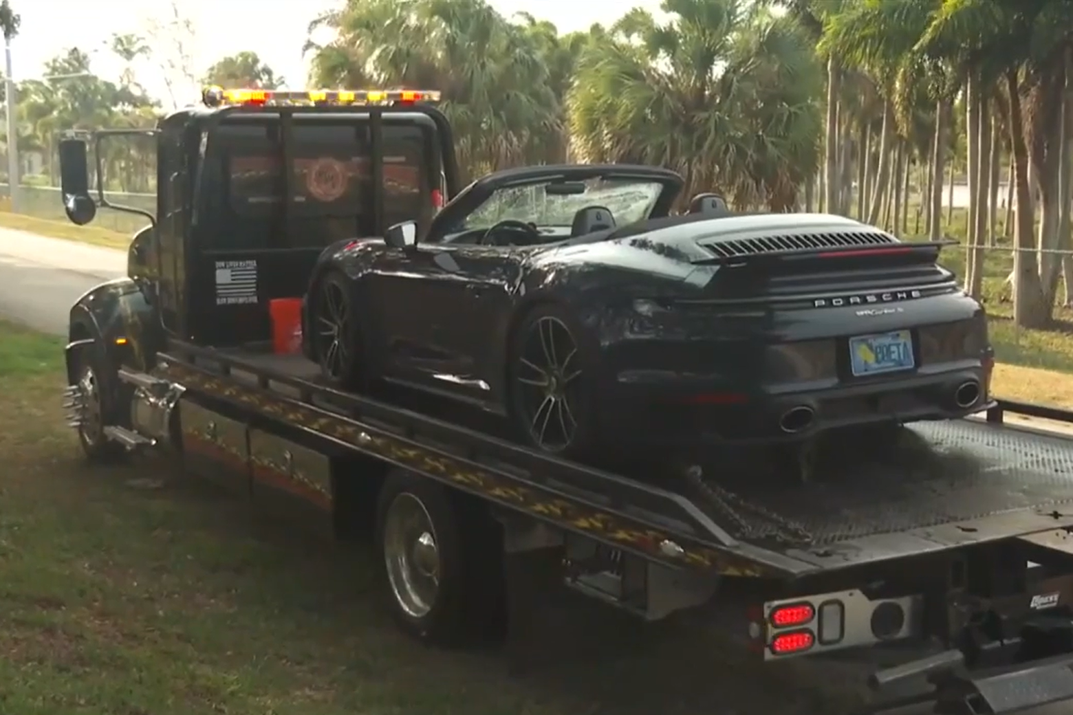 porsche,  911,  turbo,  turbo s,  911 turbo s,  911 turbo,  xe the thao,  tai nan,  chim duoi nuoc,  my anh 3