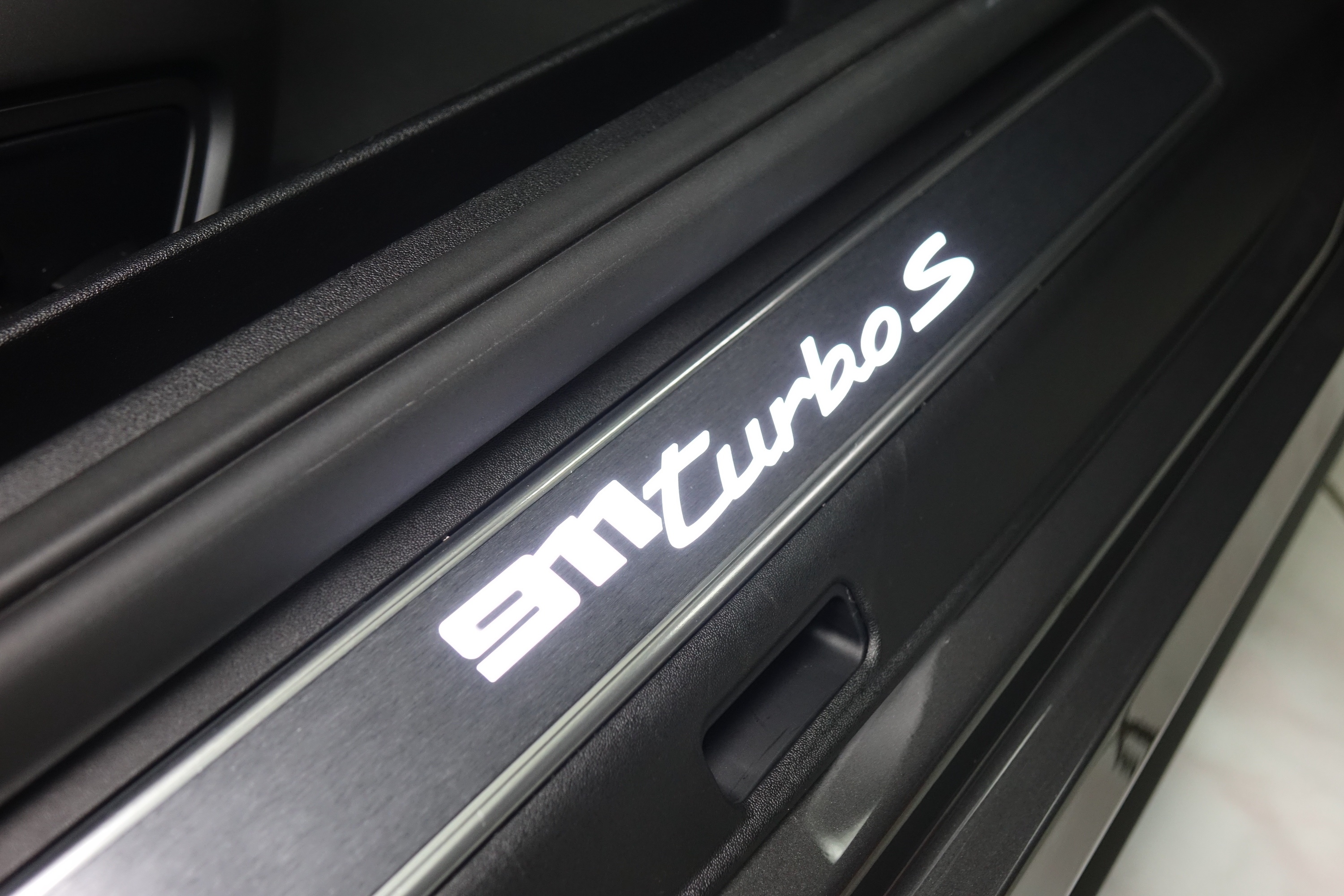 porsche,  911,  turbo,  turbo s,  911 turbo s,  911 turbo,  xe the thao,  tai nan,  chim duoi nuoc,  my anh 10