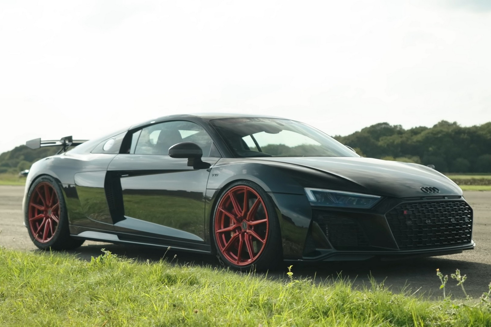 audi,  r8,  r8 v10,  r8 v10 performance,  r8 v10 plus,  sieu xe,  audi r8,  audi r8 v10,  tai nan,  tai nan sieu xe anh 10