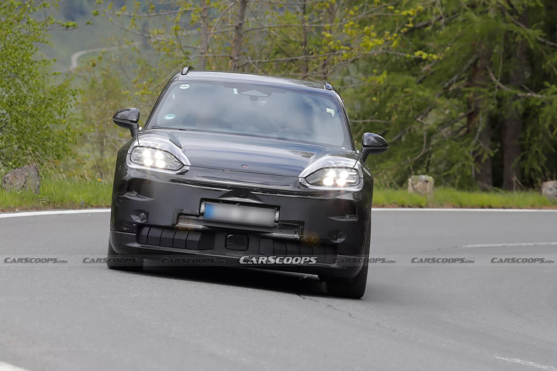 porsche,  cayenne,  cayenne electric,  cayenne ev,  macan,  macan electric,  macan ev,  suv,  thuan dien,  xe dien anh 3