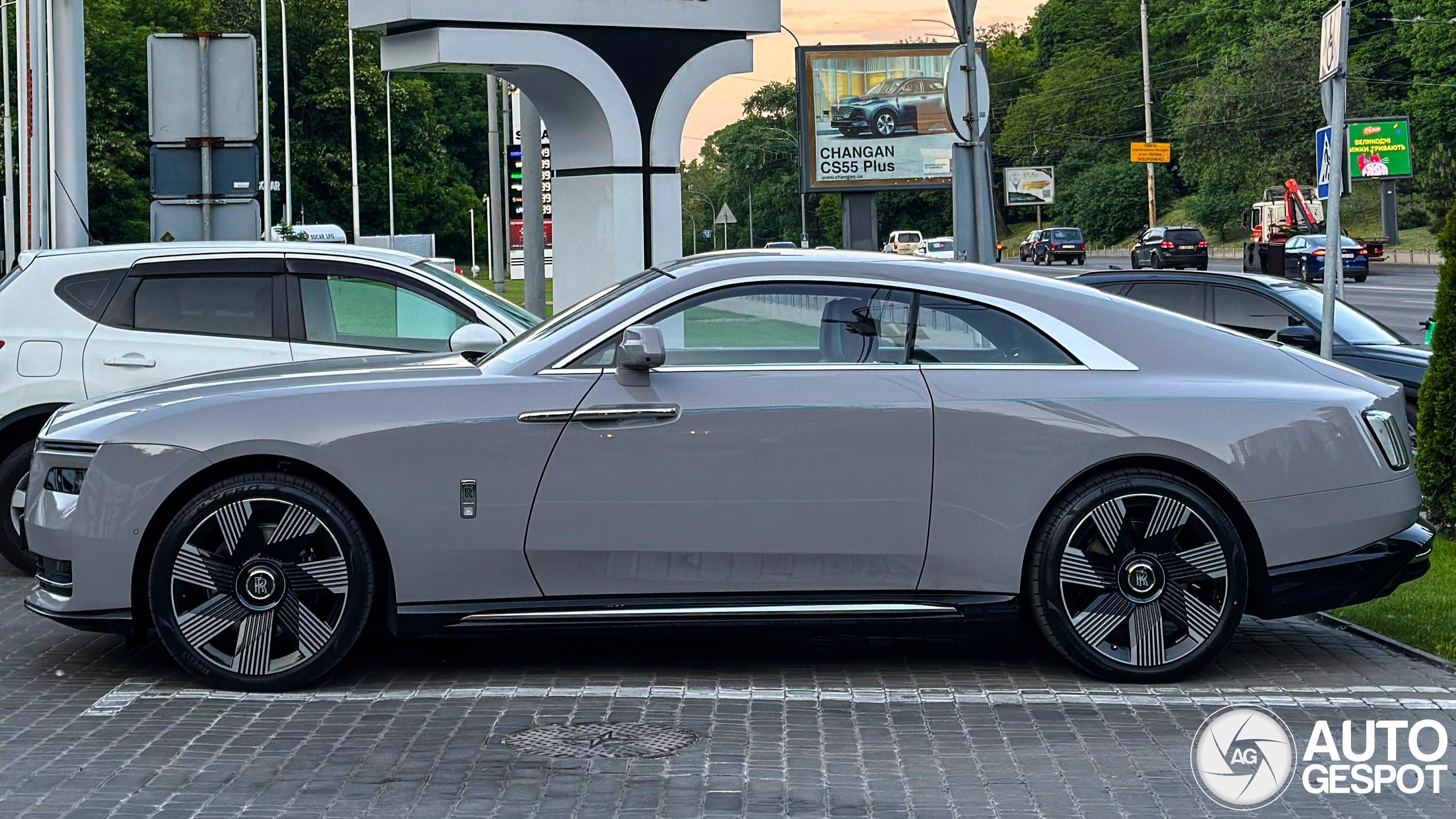 rolls-royce,  spectre,  ev,  xe dien,  sieu sang,  ukraine anh 8