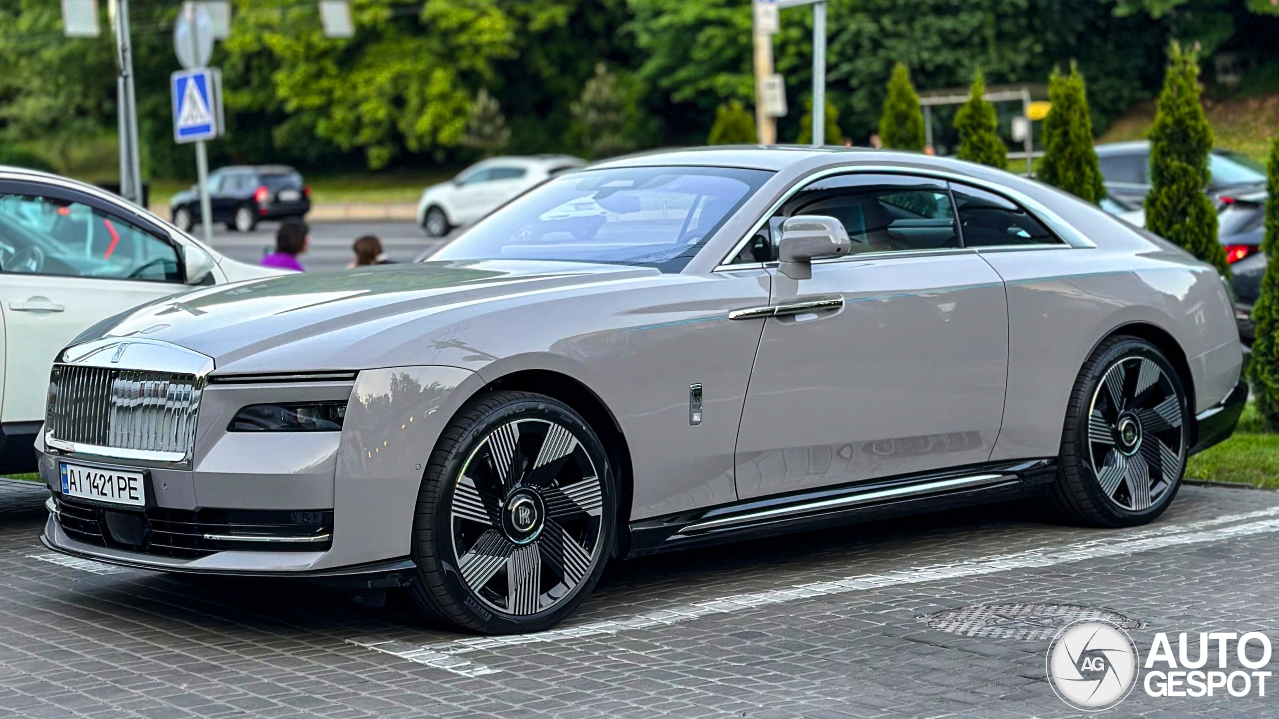 rolls-royce,  spectre,  ev,  xe dien,  sieu sang,  ukraine anh 7