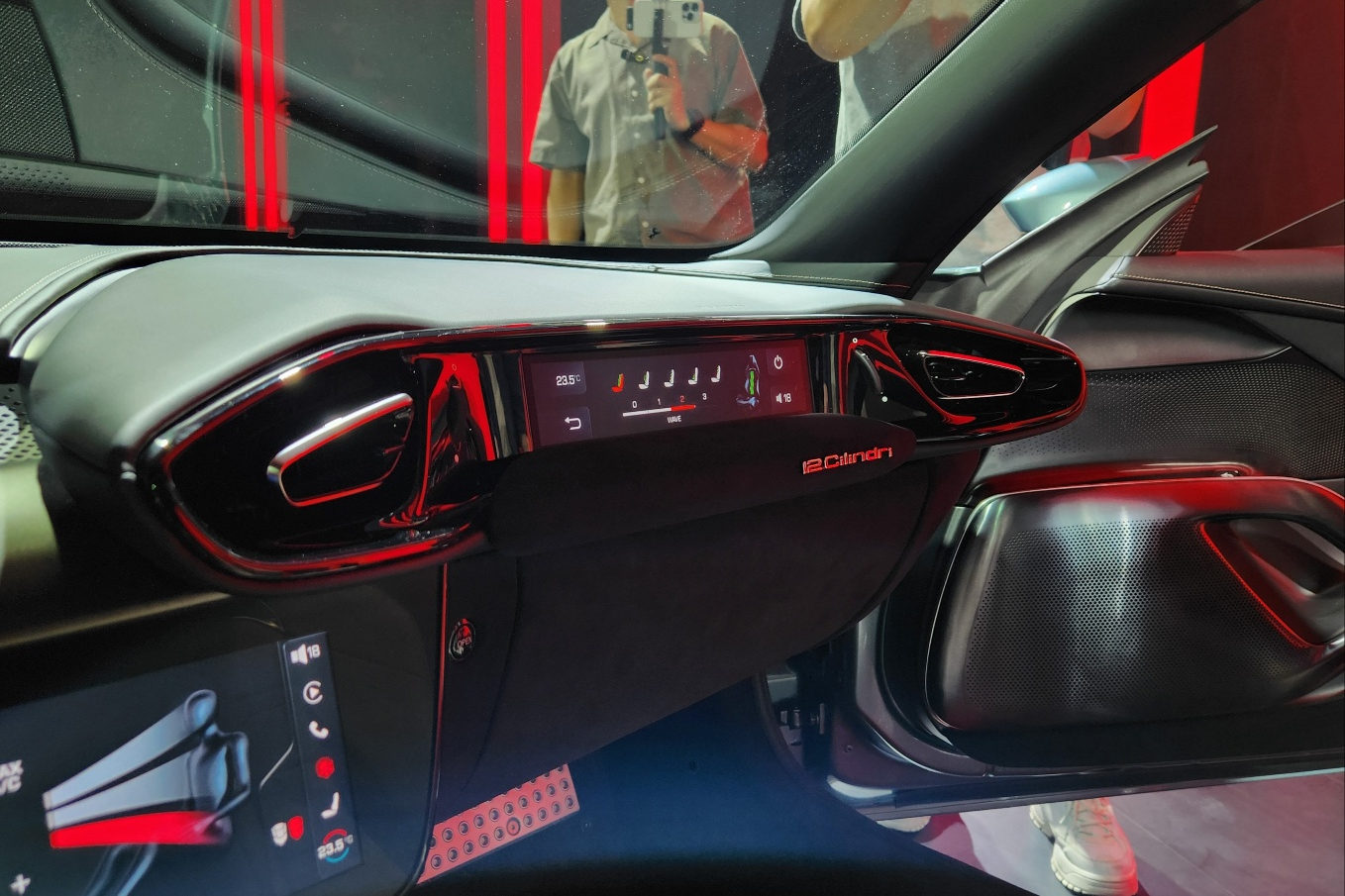 sieu xe,  ferrari,  12cilindri,  12cilindri spider,  812 superfast,  han quoc,  ra mat,  chau a,  ferrari 12cilindri anh 14