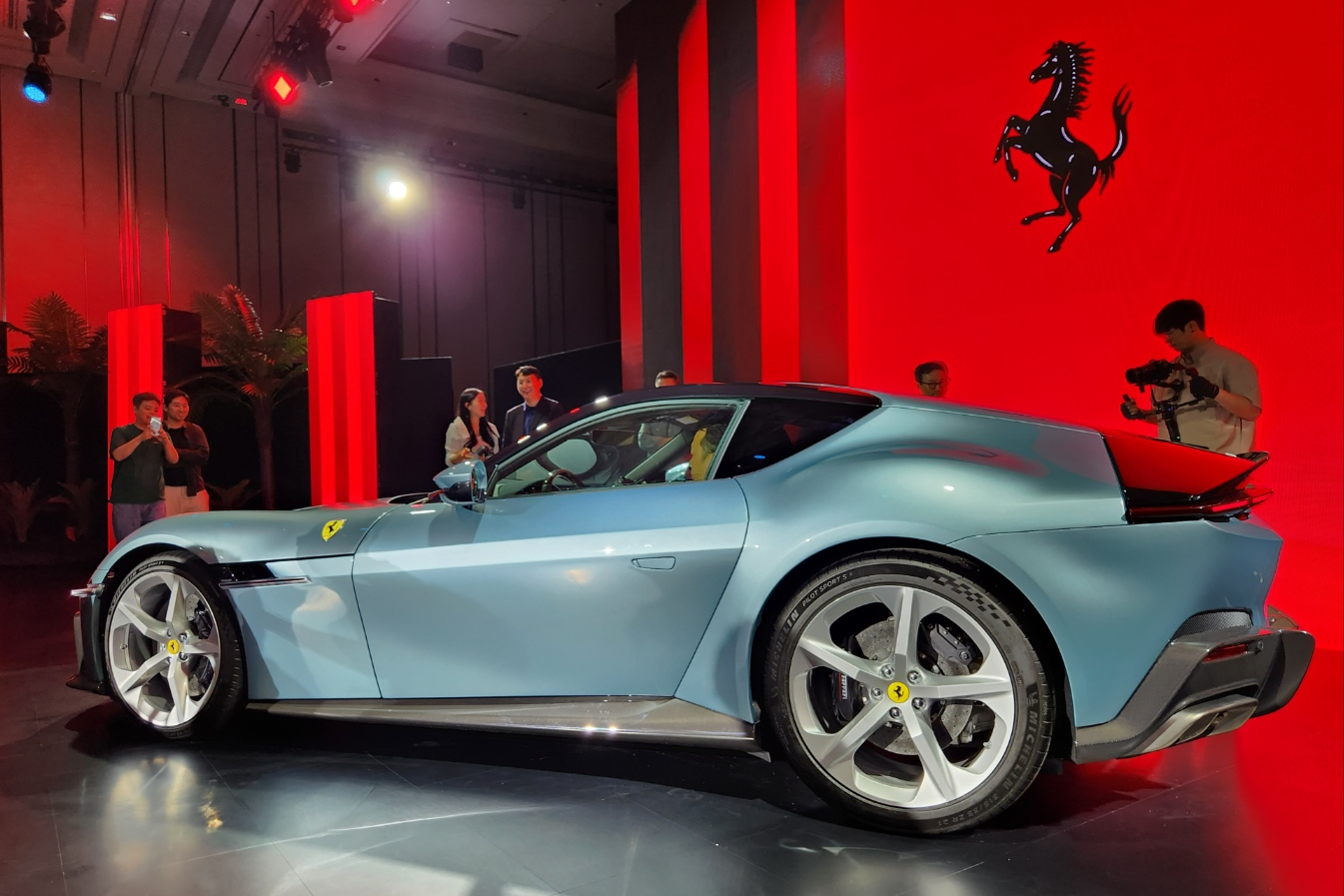 sieu xe,  ferrari,  12cilindri,  12cilindri spider,  812 superfast,  han quoc,  ra mat,  chau a,  ferrari 12cilindri anh 6