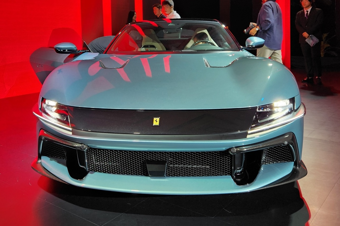 sieu xe,  ferrari,  12cilindri,  12cilindri spider,  812 superfast,  han quoc,  ra mat,  chau a,  ferrari 12cilindri anh 4