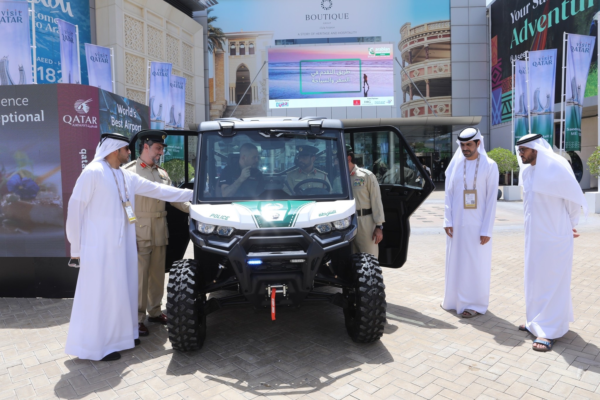 canh sat, dubai,  canh sat dubai,  tesla,  cybertruck,  tesla cybertruck,  elon musk,  audi,  rs q8,  alfa romeo,  Stelvio,  Giulia,  Quadrifoglio anh 8