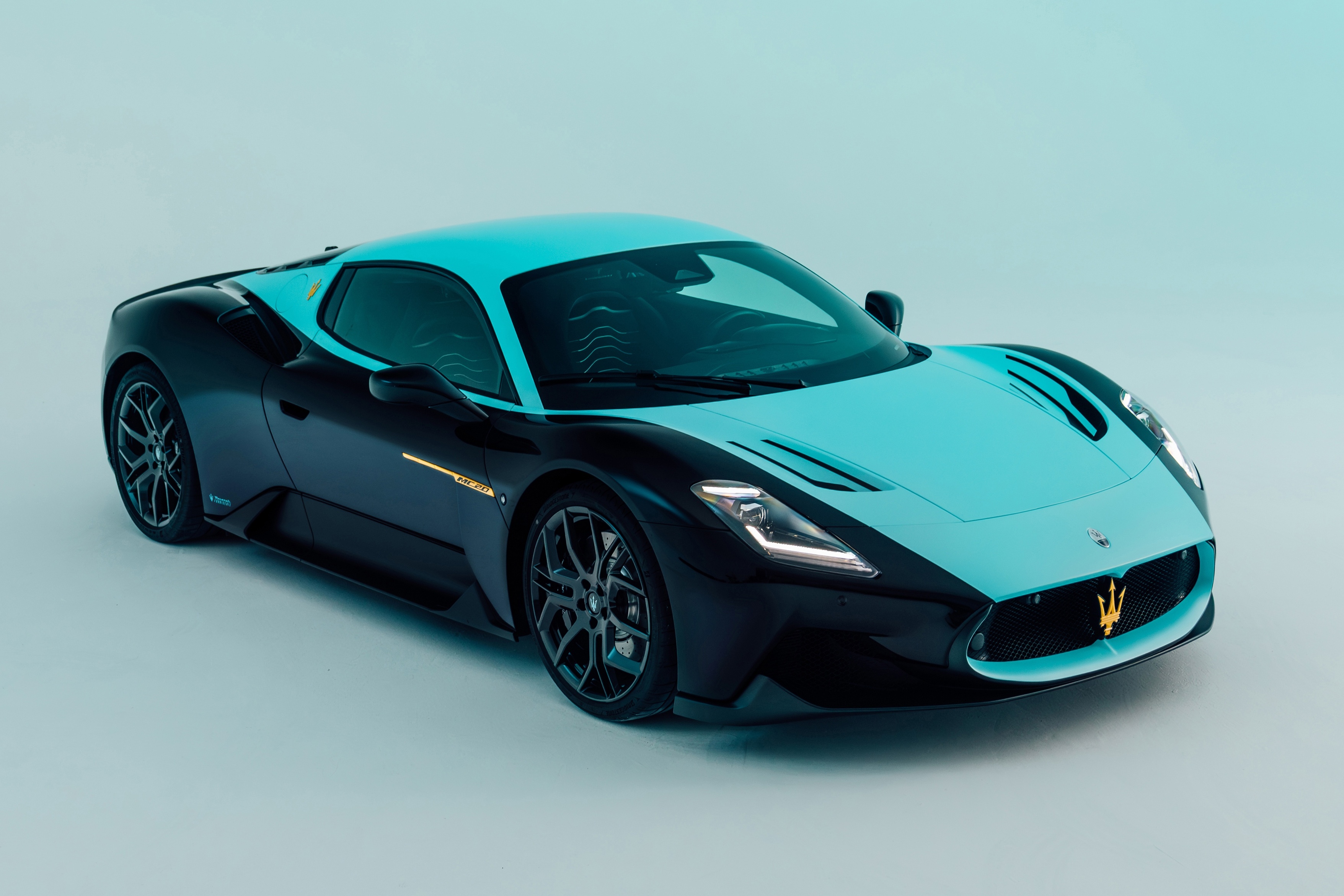 maserati,  mc12,  mc20,  maserati mc12,  maserati mc20,  icona,  leggenda,  gioi han,  dac biet,  sieu xe,  xe the thao anh 7