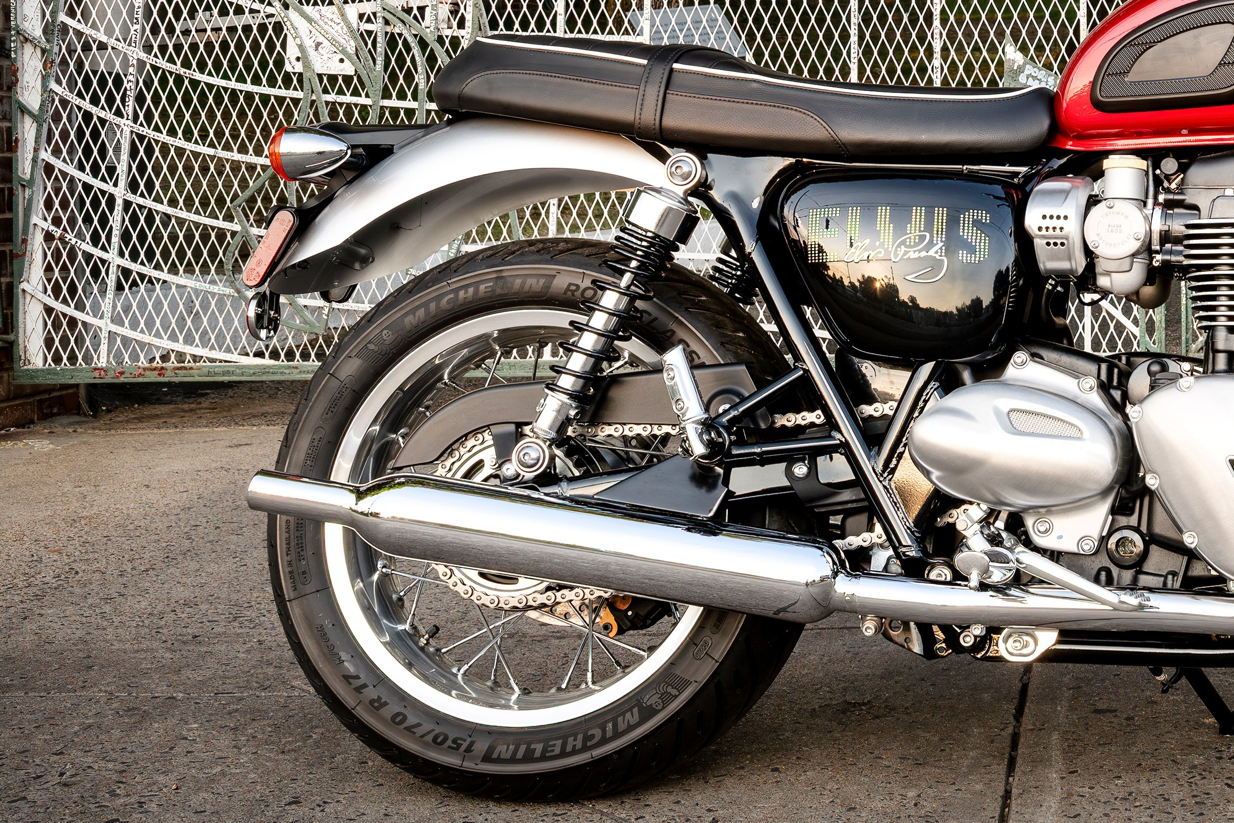 triumph,  bonneville,  t120,  t100,  elvis,  elvis presley,  phien ban dac biet,  gioi han,  moto anh 7