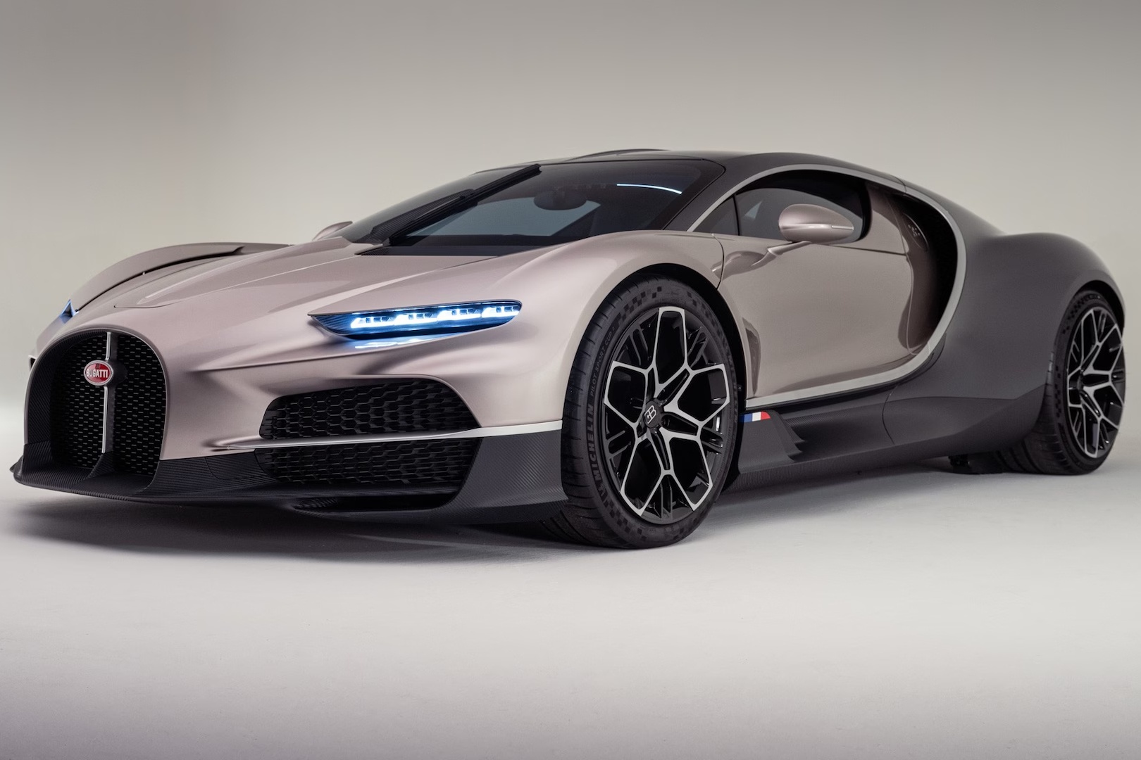 bugatti,  chiron,  veyron,  divo,  centodieci,  W16 Mistral,  bolide,  La Voiture Noire,  tourbillon,  siêu xe,  hypercar,  w16,  v16,  eb110 ảnh 33 bugatti,  chiron,  veyron,  divo,  centodieci,  W16 Mistral,  bolide,  La Voiture Noire,  tourbillon,  sieu xe,  hypercar,  w16,  v16,  eb110 anh 33