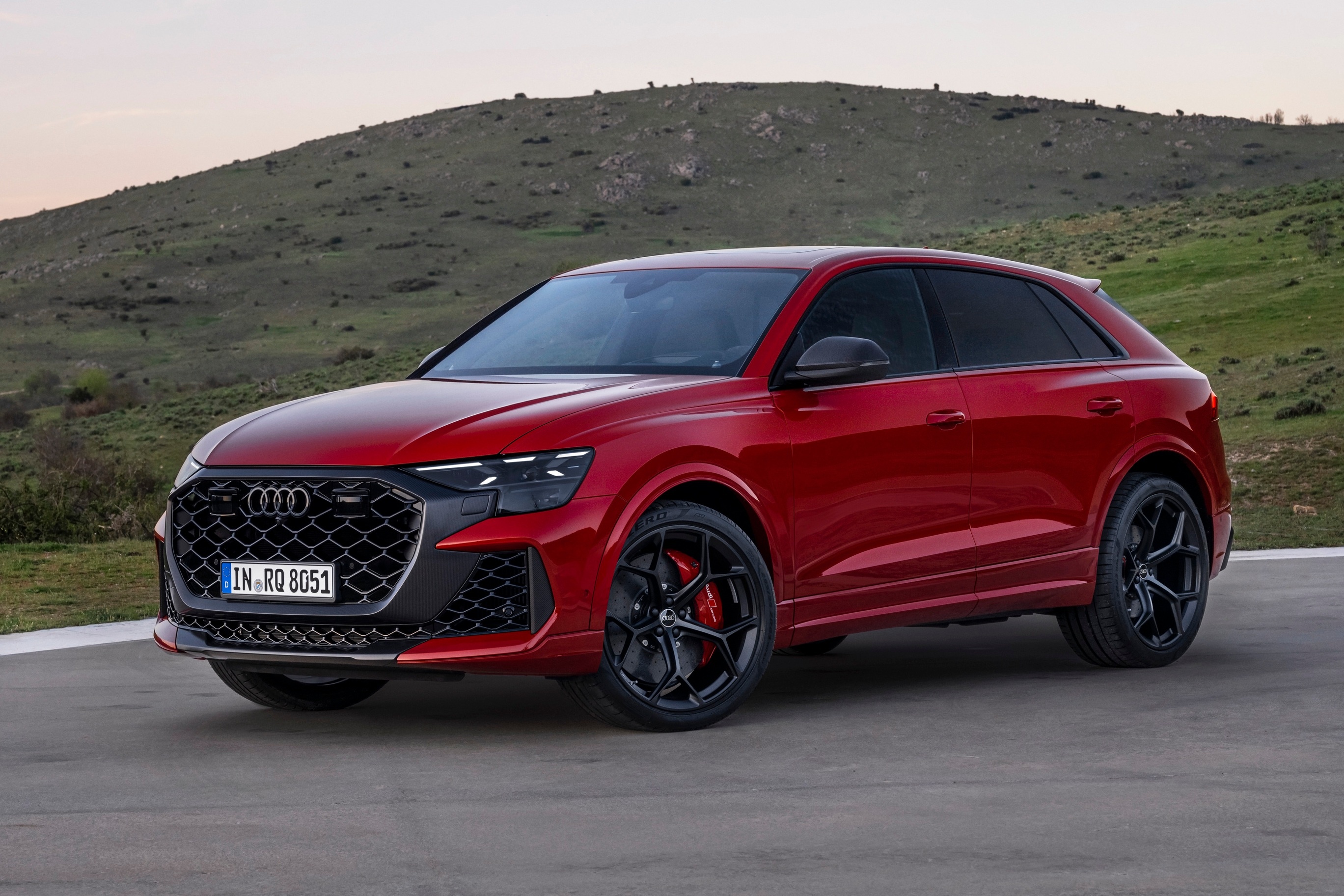 Chi tiet Audi RS Q8 phien ban moi manh 640 ma luc hinh anh