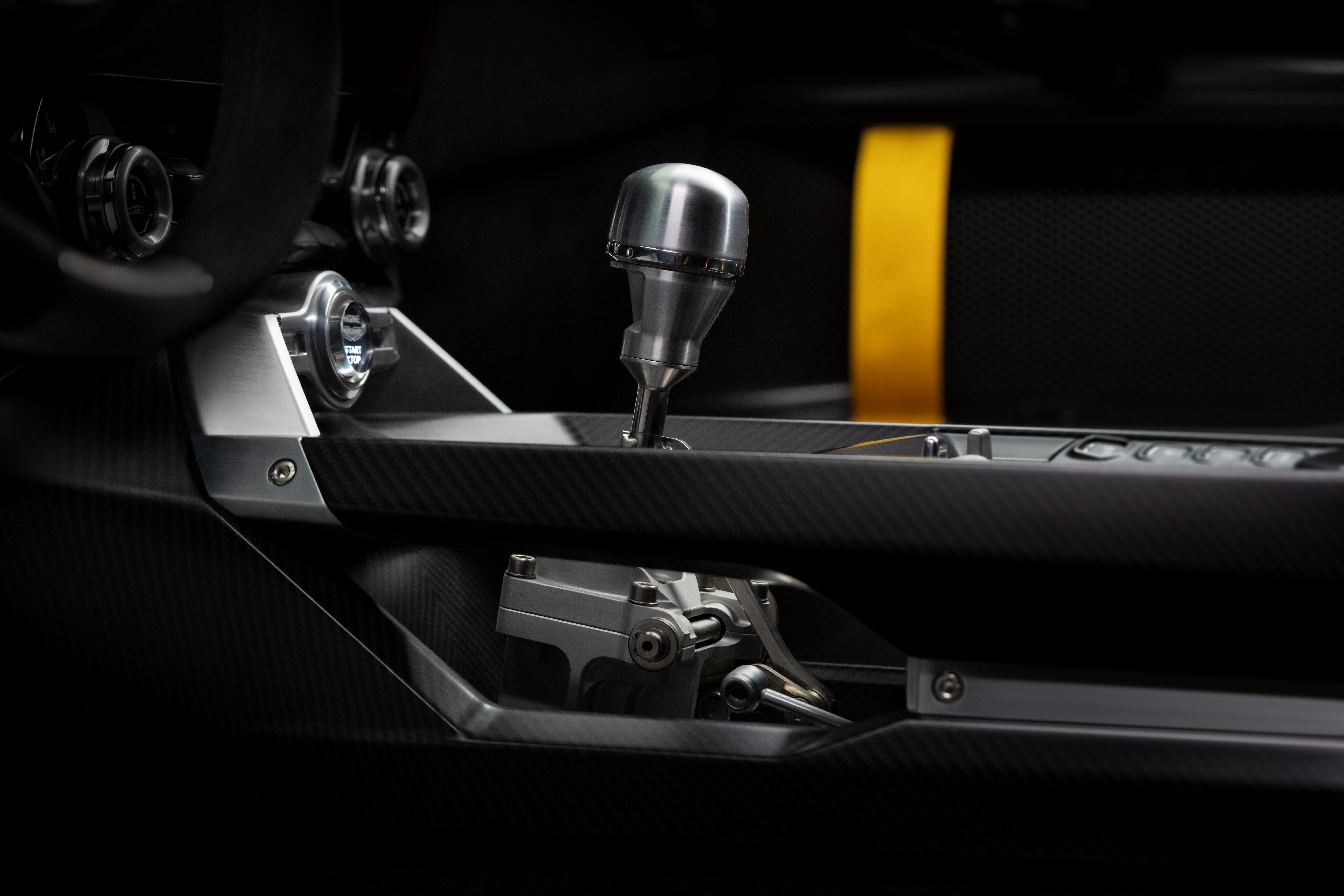 aston martin,  valour,  valiant,  sieu xe,  gioi han,  v12,  f1,  Fernando Alonso,  Q by Aston Martin anh 13