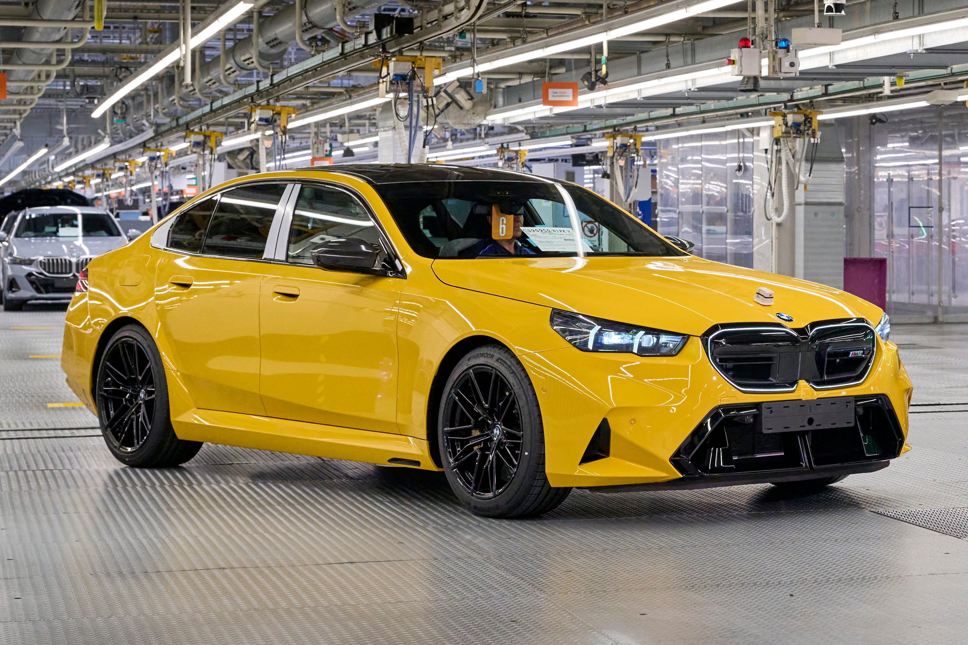 Chi tiet BMW M5 the he moi trang bi cong nghe hybrid, manh 727 ma luc hinh anh