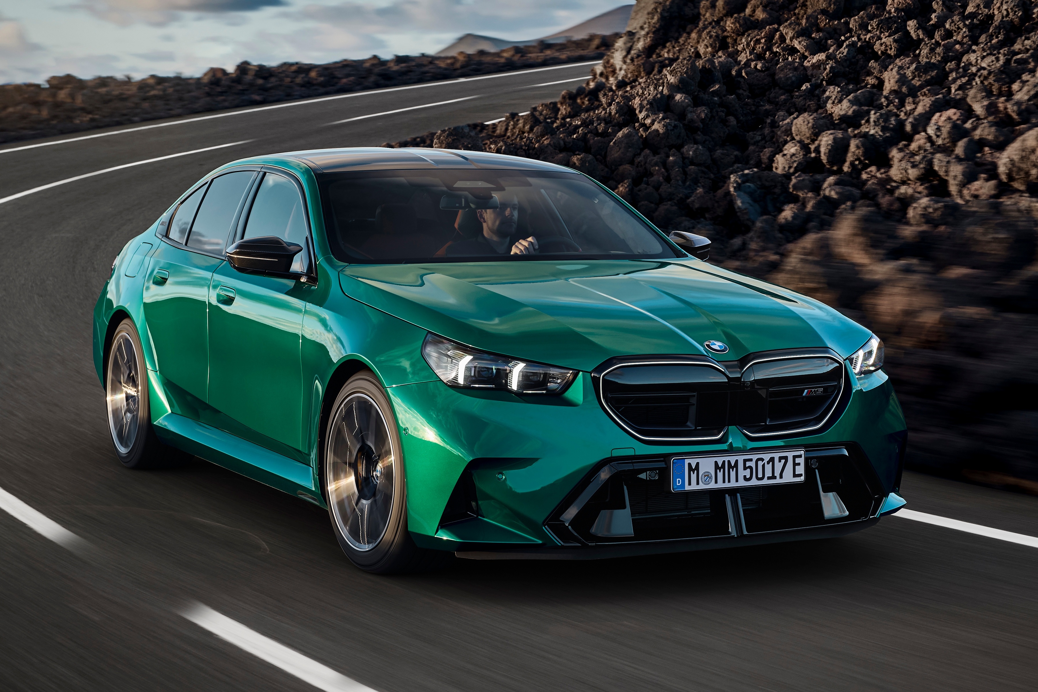 bmw,  m5,  bmw m5,  f90,  g90,  bmw m5 g90,  sedan,  hieu suat cao,  bmw m,  v8 anh 18