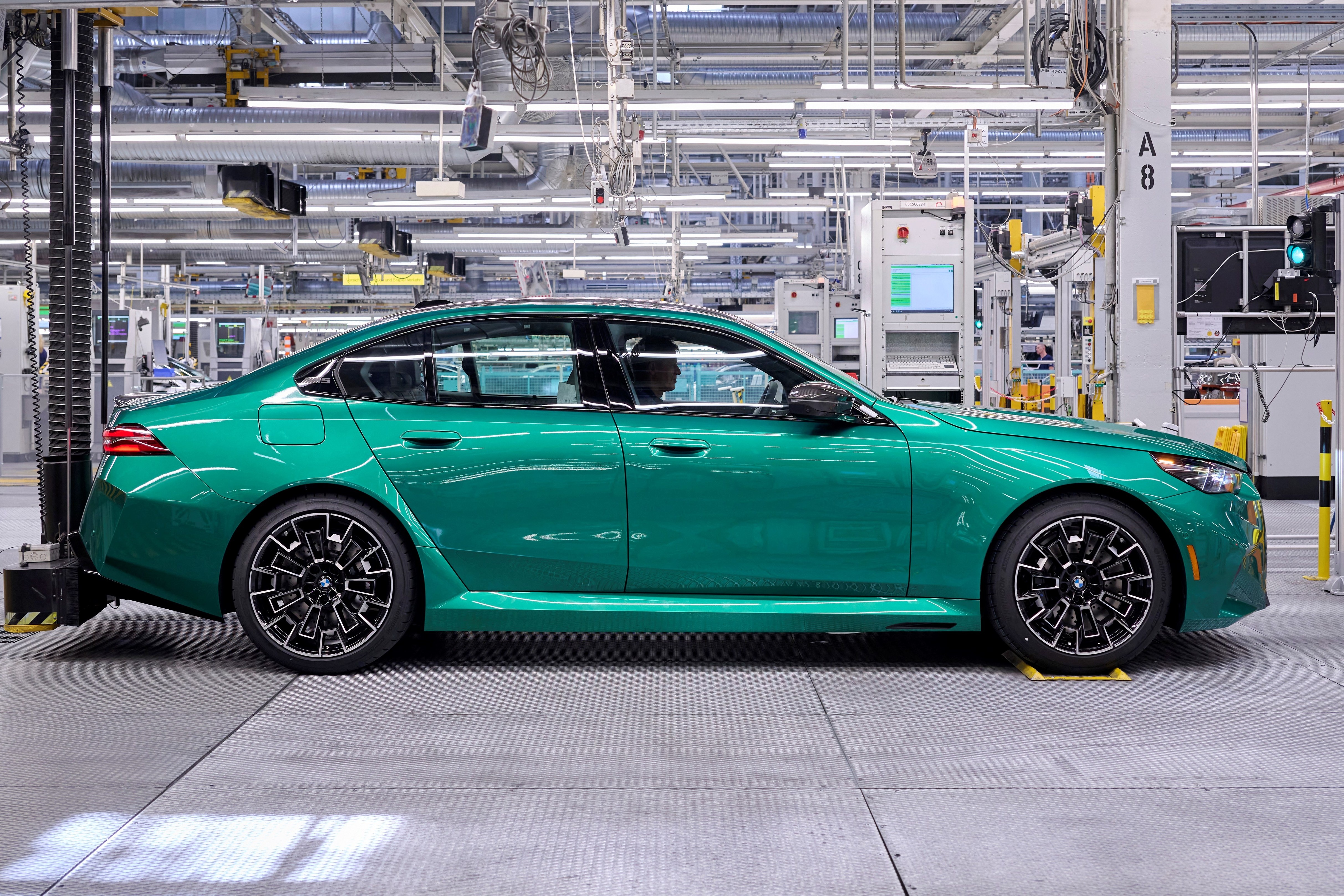 bmw,  m5,  bmw m5,  f90,  g90,  bmw m5 g90,  sedan,  hieu suat cao,  bmw m,  v8 anh 22