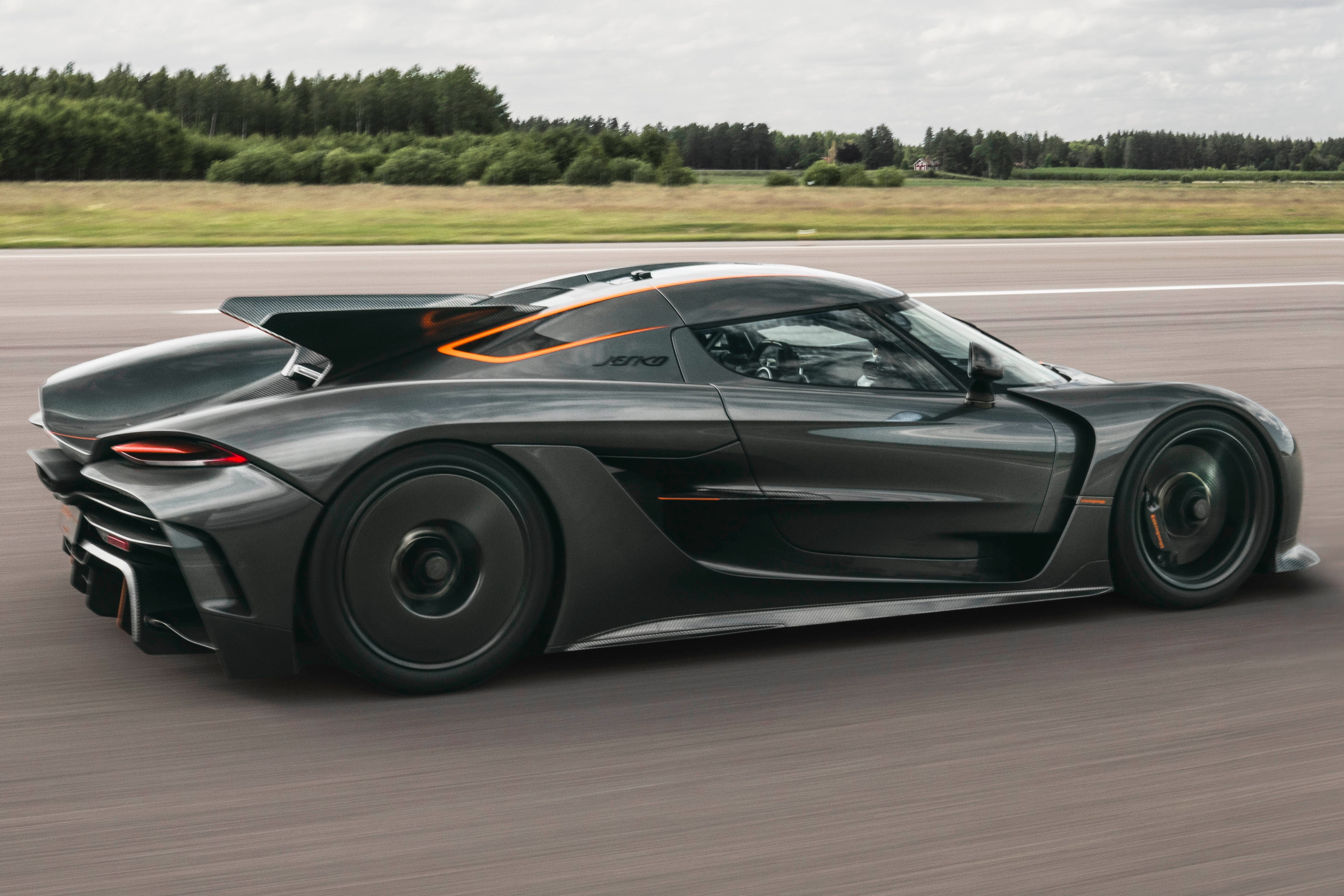 Koenigsegg Jesko Absolut pha ky luc the gioi tang toc 0-400-0 km/h hinh anh