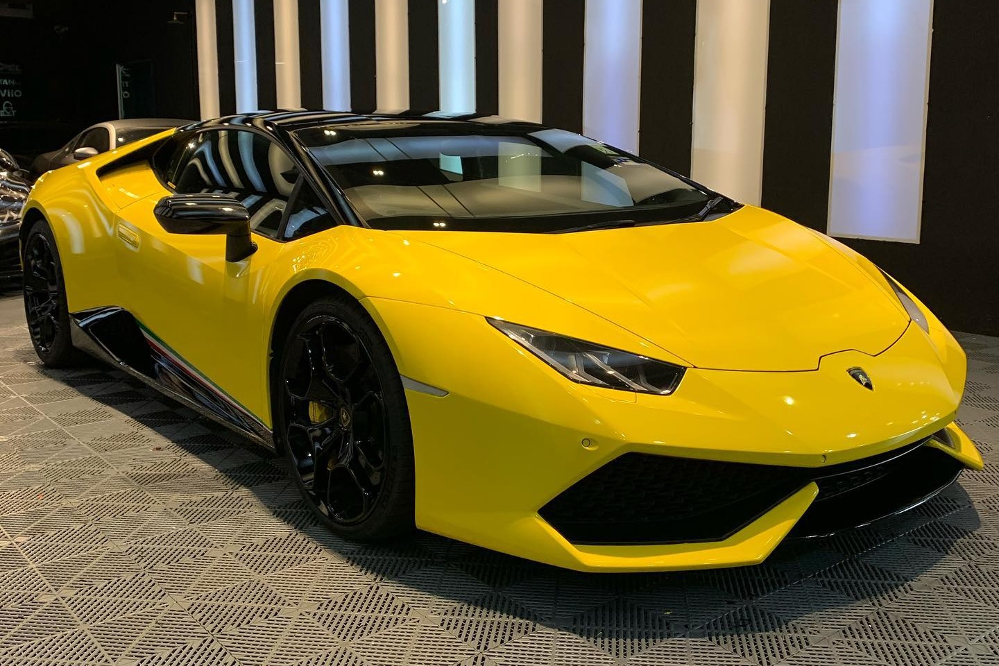tai nạn,  siêu xe,  malaysia,  lamborghini,  huracan,  lamborghini huracan ảnh 5 tai nan,  sieu xe,  malaysia,  lamborghini,  huracan,  lamborghini huracan anh 5