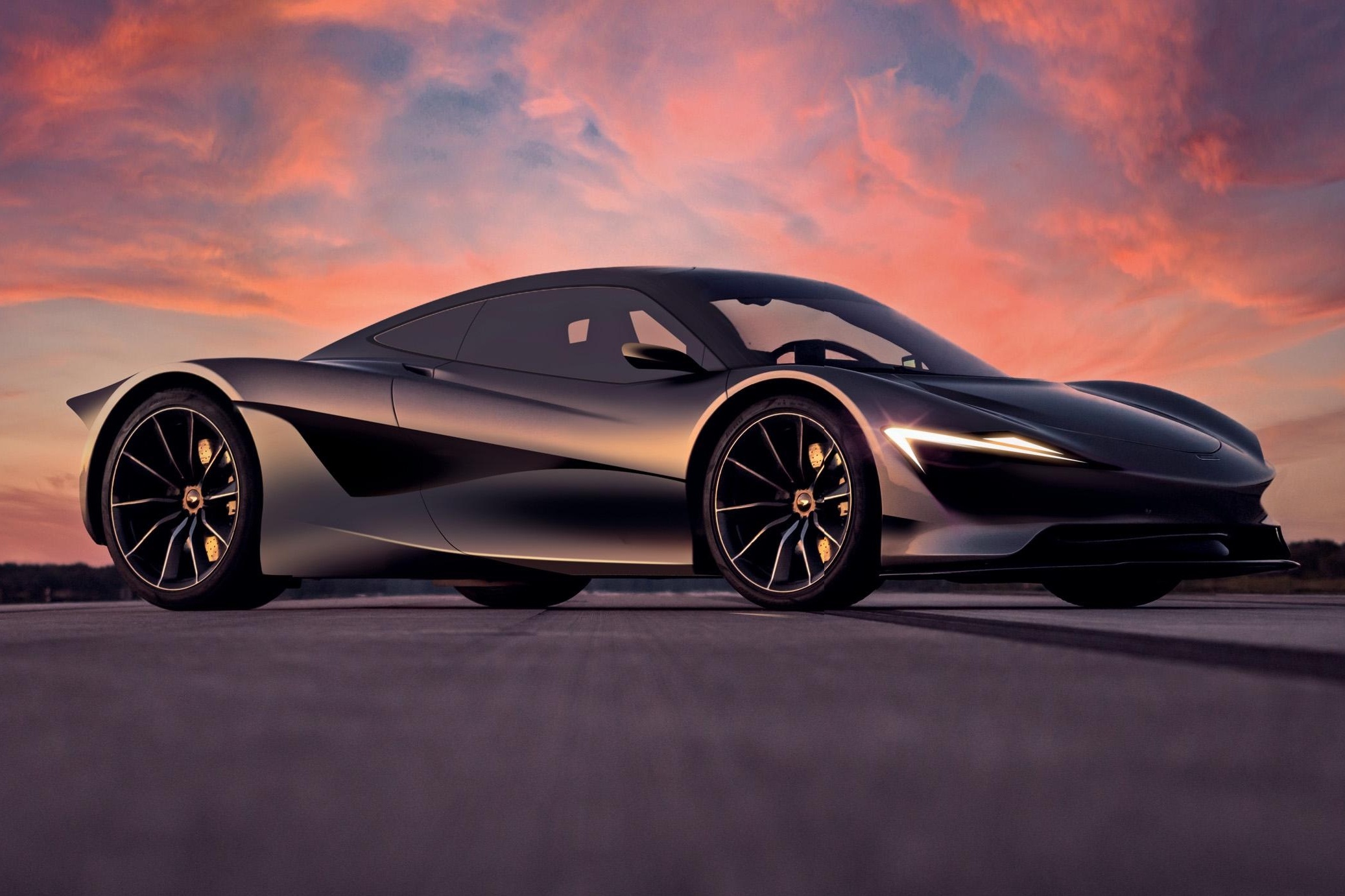 Chay dua voi Ferrari, McLaren sap ra mat hypercar moi hinh anh