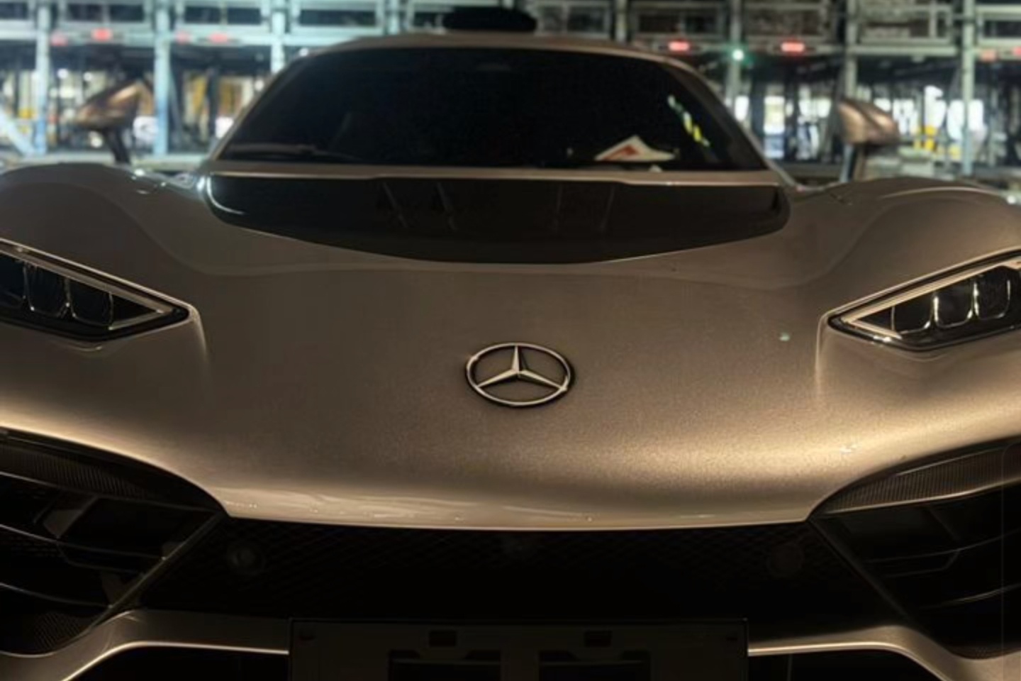 Hypercar Mercedes-AMG One da co mat tai Dong Nam A hinh anh