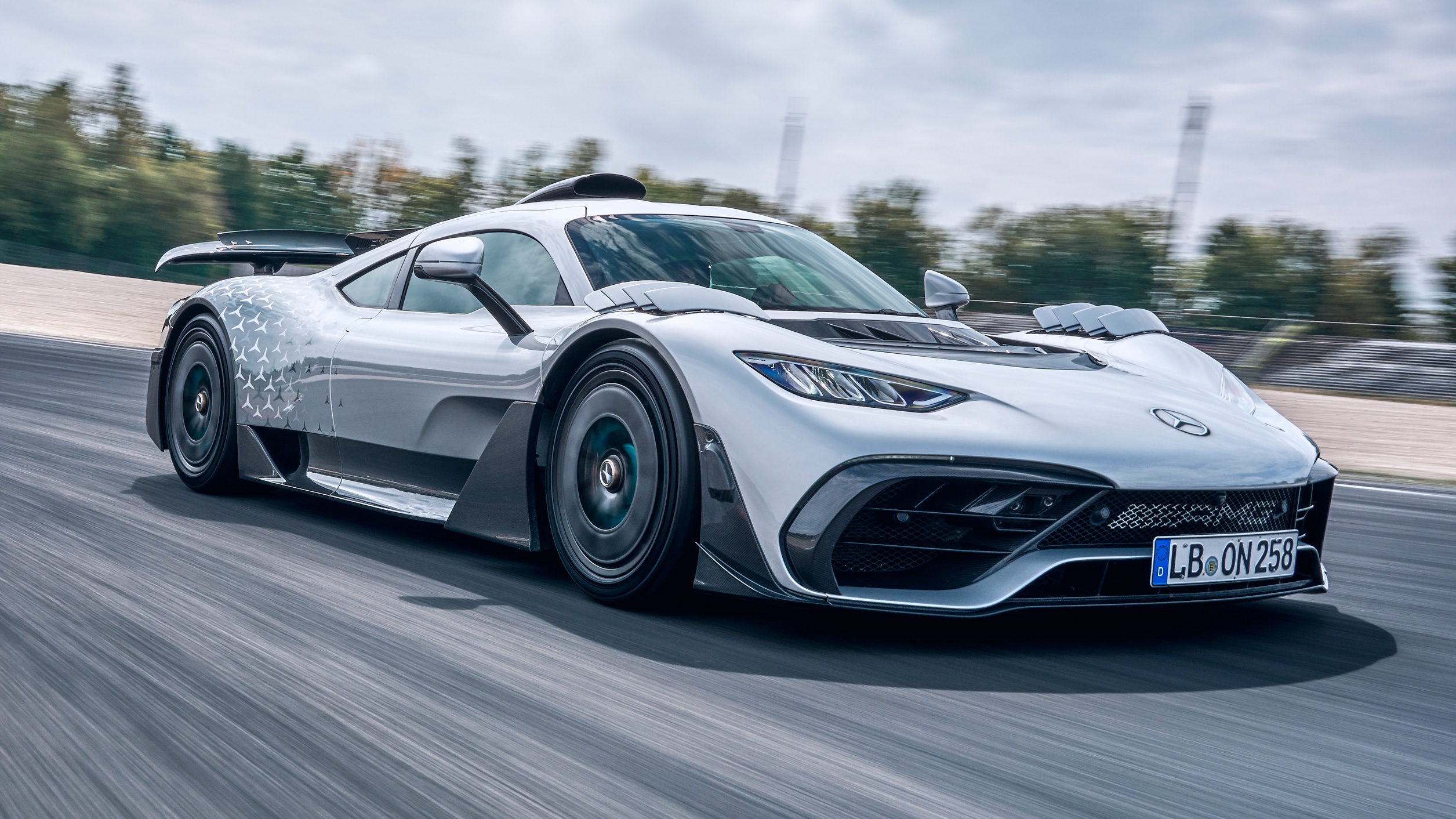 Hypercar Mercedes-AMG One đã có mặt tại Đông Nam Á