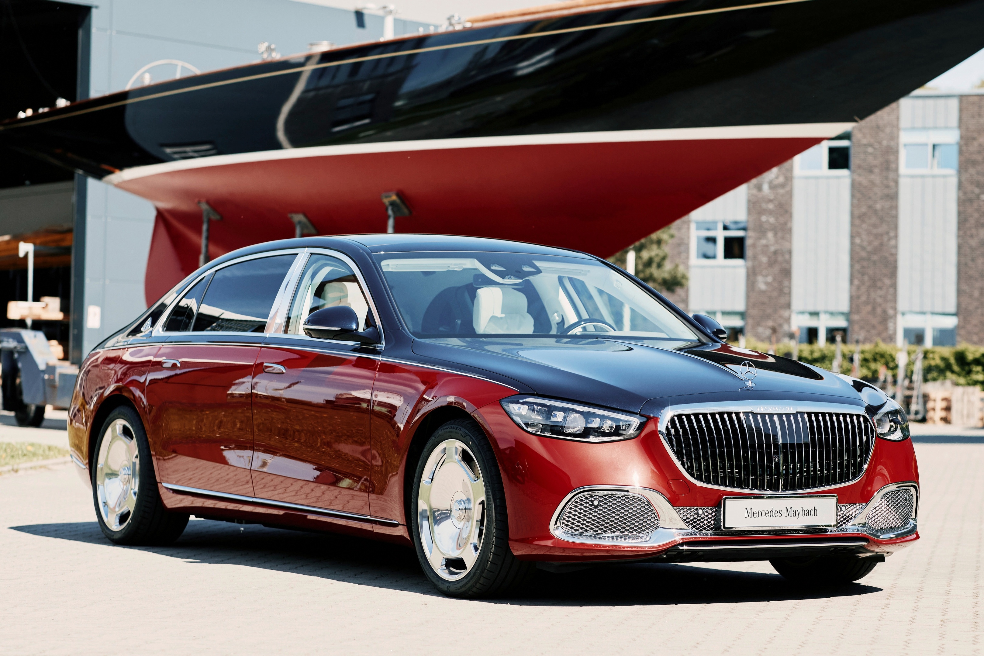 Sedan sieu sang Mercedes-Maybach S 680 ra mat ban mo phong du thuyen hinh anh