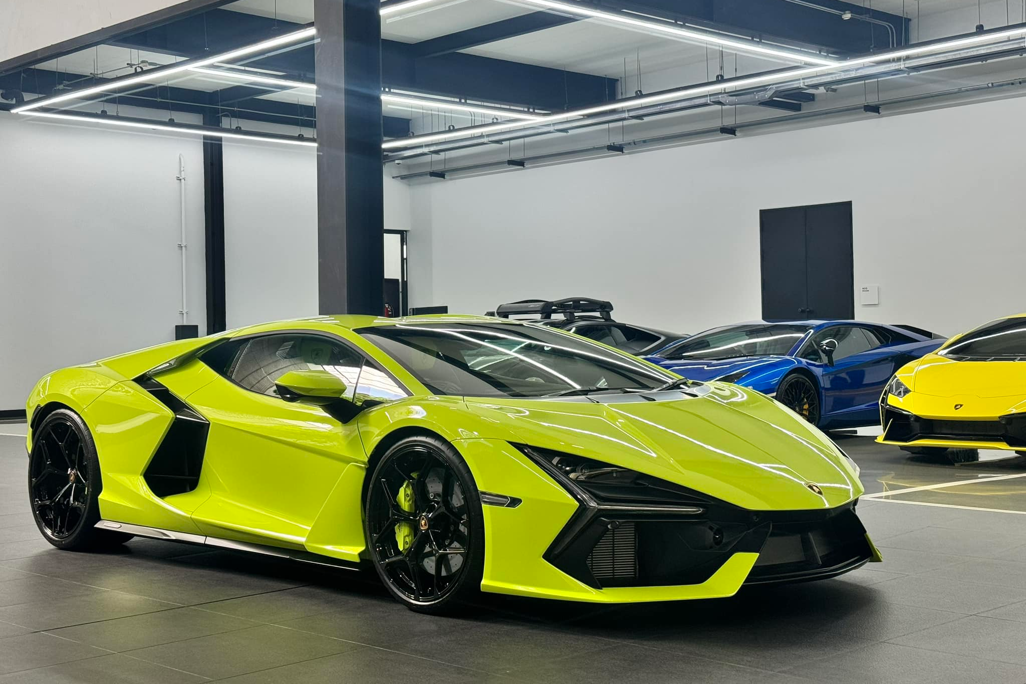 lamborghini,  revuelto,  thai lan,  sieu xe,  lamborghini revuelto,  dong nam a,  aventador,  urus se,  huracan,  temerario anh 1