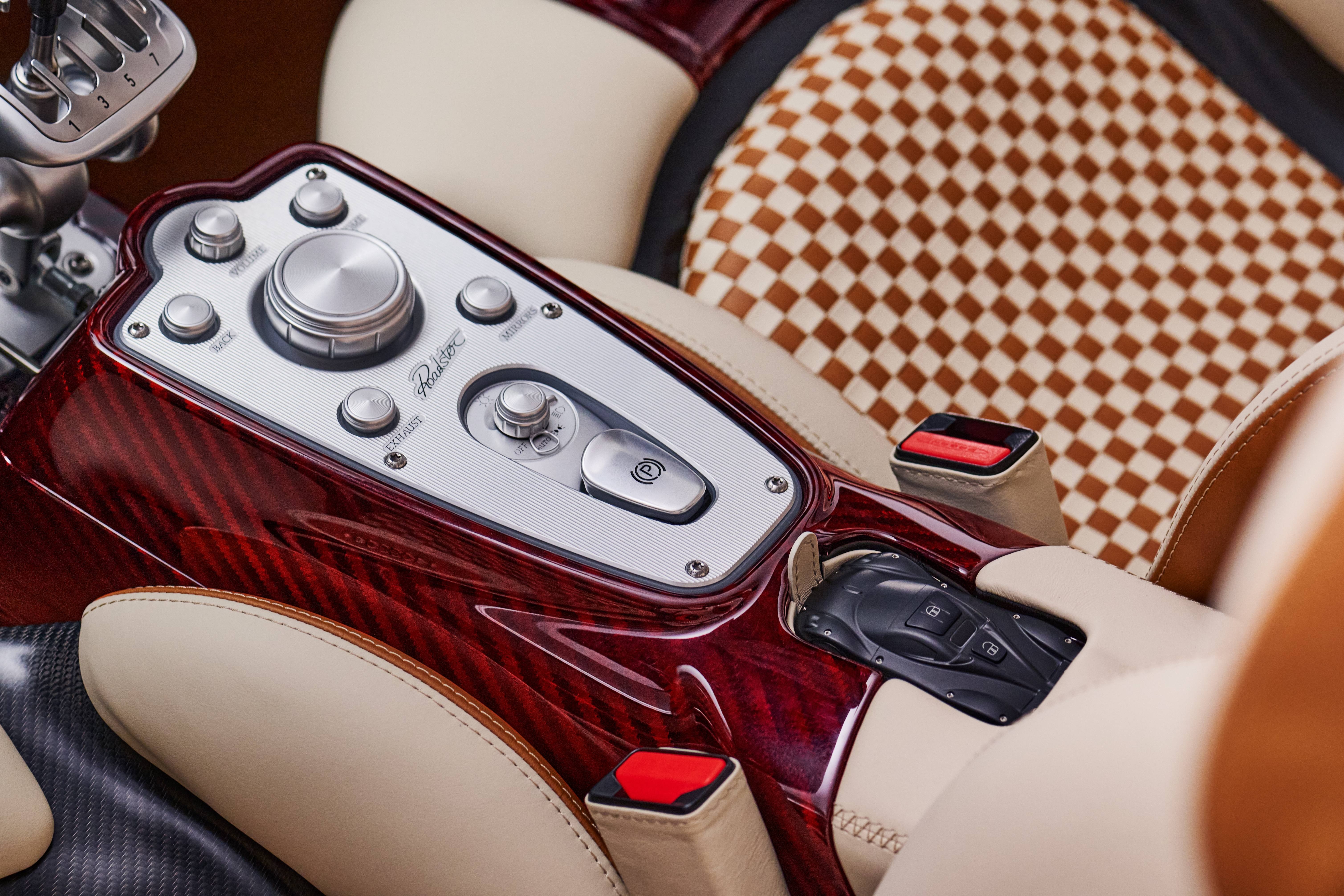 pagani,  utopia,  roadster,  utopia roadster,  pagani utopia,  pagani utopia roadster,  sieu xe,  Monterey Car Week anh 13