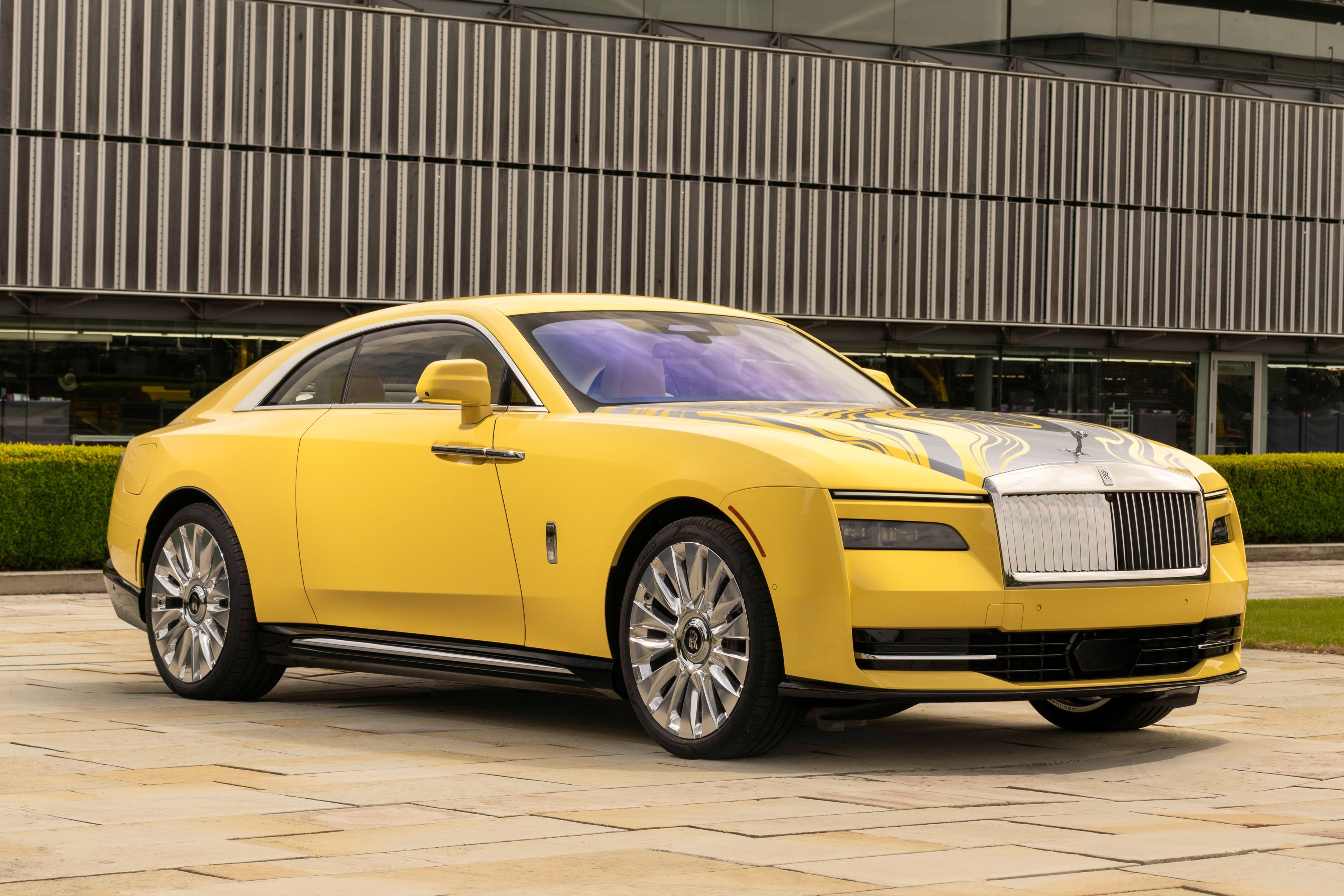 Rolls-Royce Spectre Semaphore so huu phoi mau doc nhat the gioi hinh anh