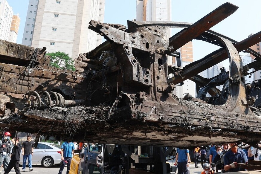 xe điện,  ev,  hàn quốc,  hỏa hoạn,  xe điện cháy,  mercedes-benz,  eqe,  eqe sedan,  mercedes-benz eqe ảnh 4 xe dien,  ev,  han quoc,  hoa hoan,  xe dien chay,  mercedes-benz,  eqe,  eqe sedan,  mercedes-benz eqe anh 4
