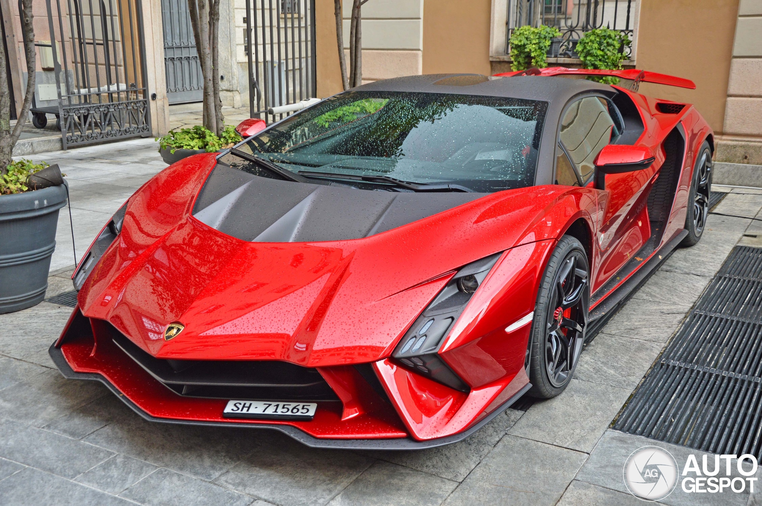 Sieu xe Lamborghini Invencible lan dau xuat hien hinh anh