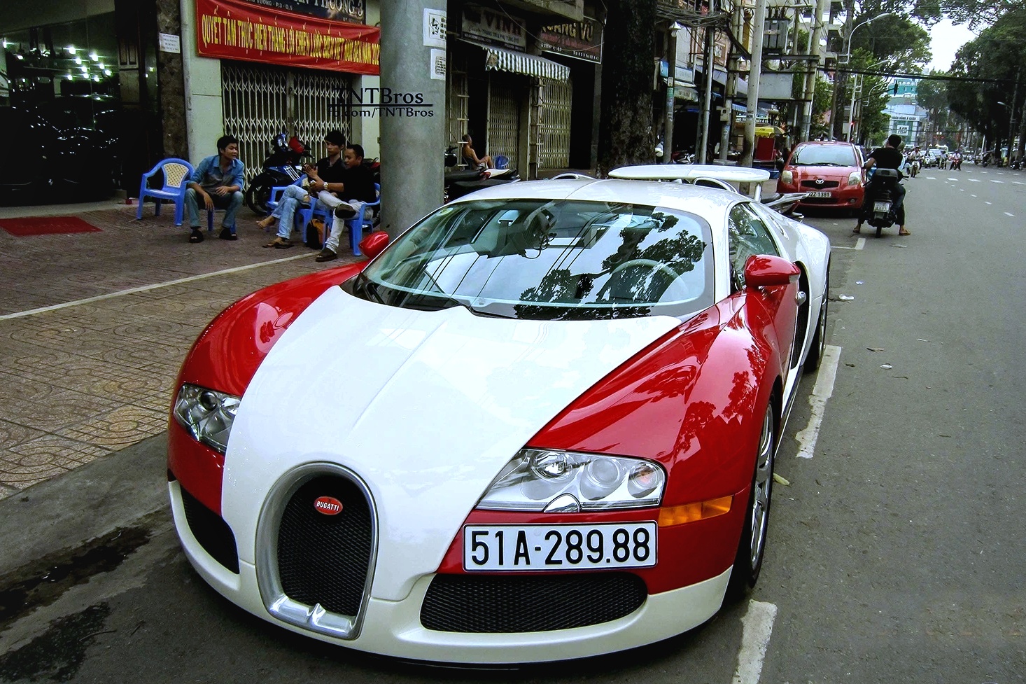 bugatti,  veyron,  dang le nguyen vu,  qua vu,  sieu xe,  gumball 3000,  bugatti veyron,  hypercar anh 1