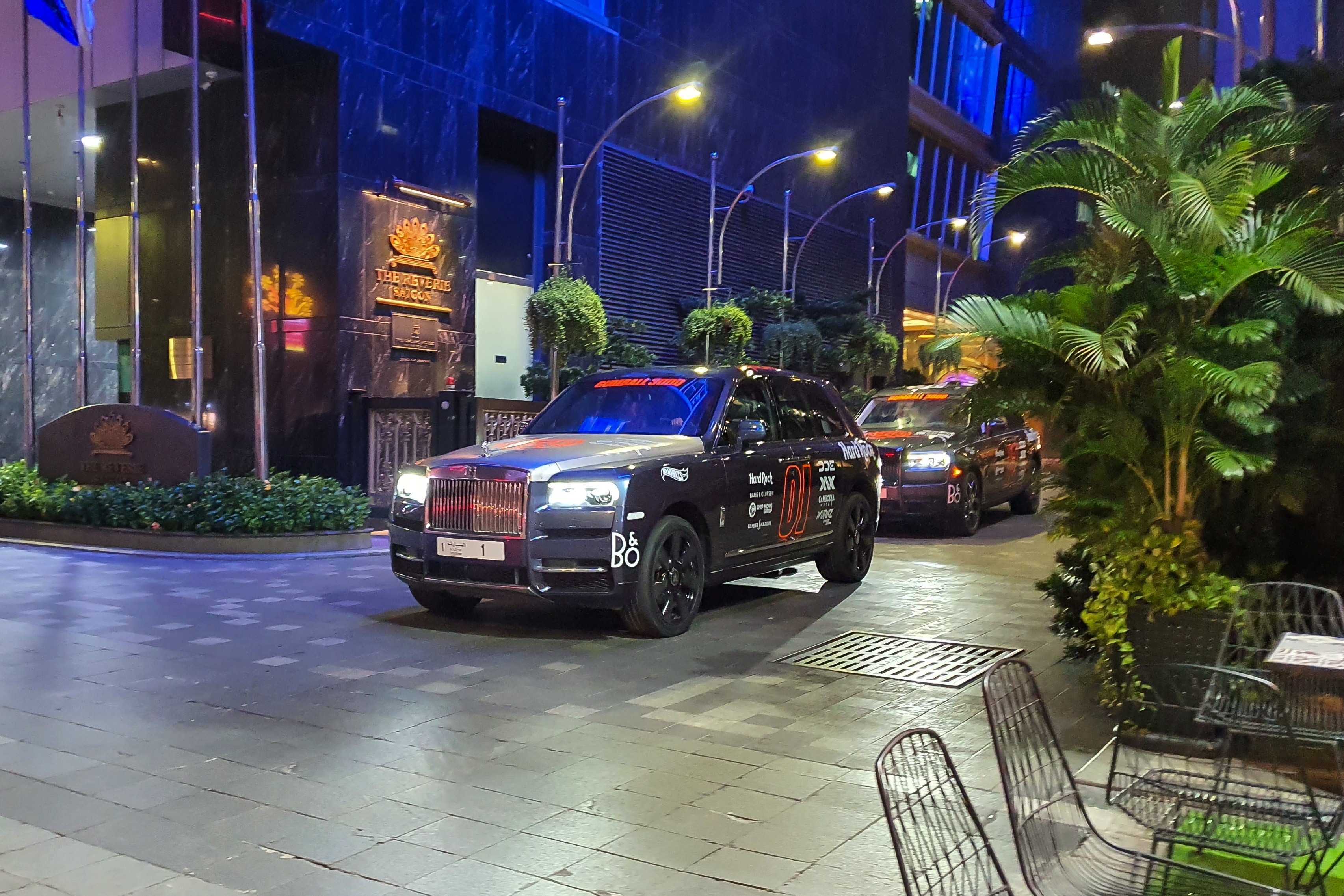 rolls-royce,  cullinan,  sieu xe,  xe sieu sang,  black badge,  uae,  gumball 3000,  rolls-royce cullinan anh 1